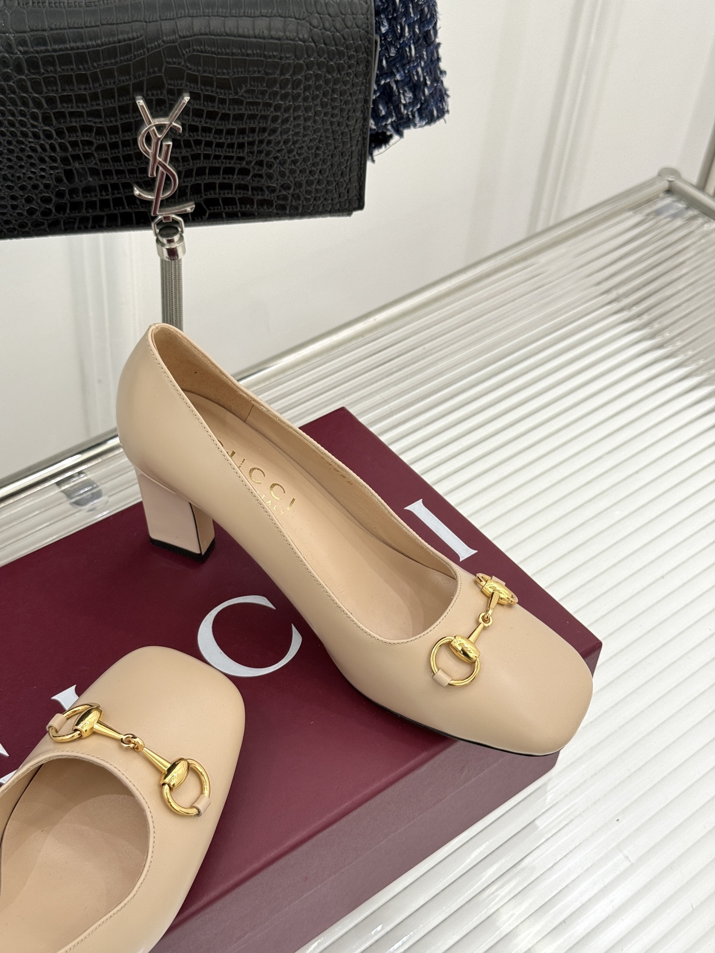 Gucci/古驰经典马衔扣粗跟高跟鞋单鞋溯源品牌百年马术本源以标志性马衔扣焕新诠释经典金属饰件凝萃低调奢