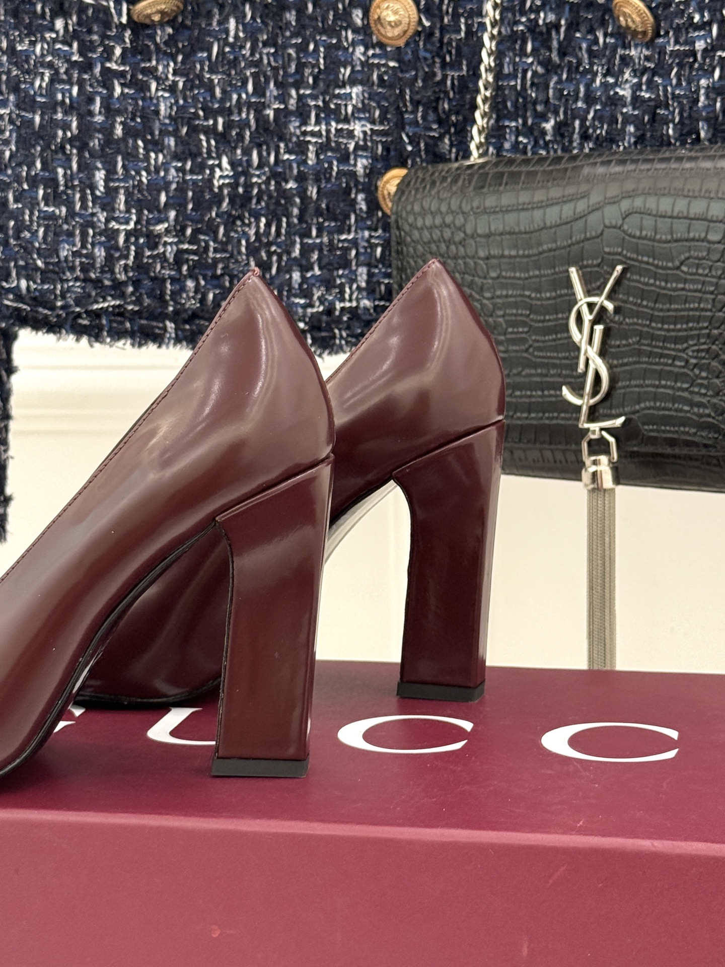 Gucci/古驰经典马衔扣粗跟高跟鞋单鞋溯源品牌百年马术本源以标志性马衔扣焕新诠释经典金属饰件凝萃低调奢