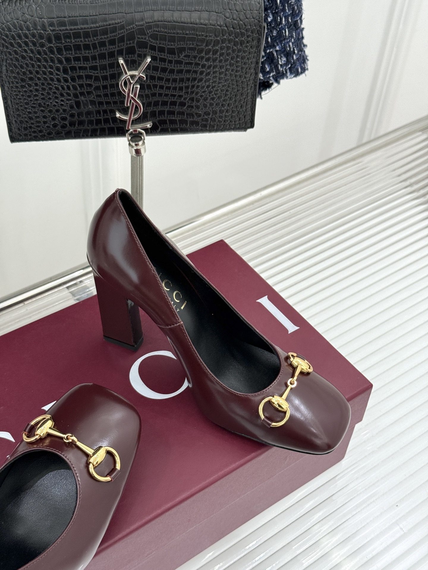 Gucci/古驰经典马衔扣粗跟高跟鞋单鞋溯源品牌百年马术本源以标志性马衔扣焕新诠释经典金属饰件凝萃低调奢