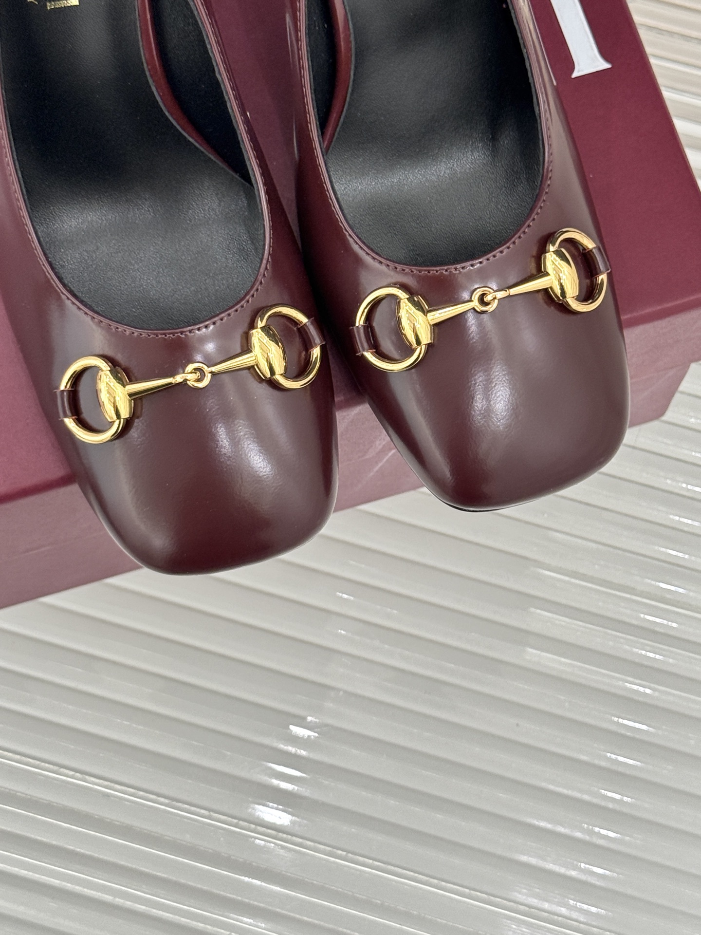 Gucci/古驰经典马衔扣粗跟高跟鞋单鞋溯源品牌百年马术本源以标志性马衔扣焕新诠释经典金属饰件凝萃低调奢