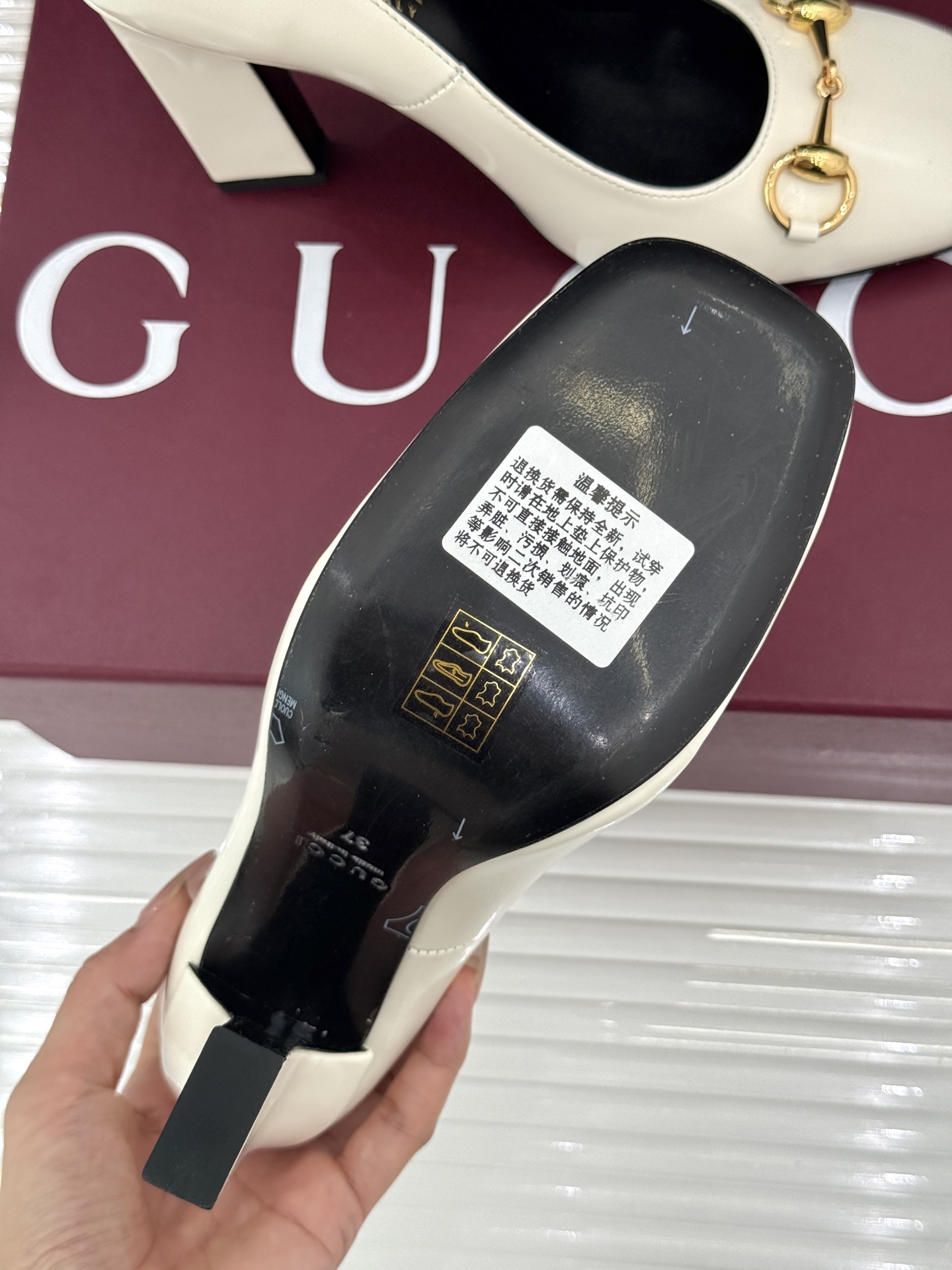 Gucci/古驰经典马衔扣粗跟高跟鞋单鞋溯源品牌百年马术本源以标志性马衔扣焕新诠释经典金属饰件凝萃低调奢