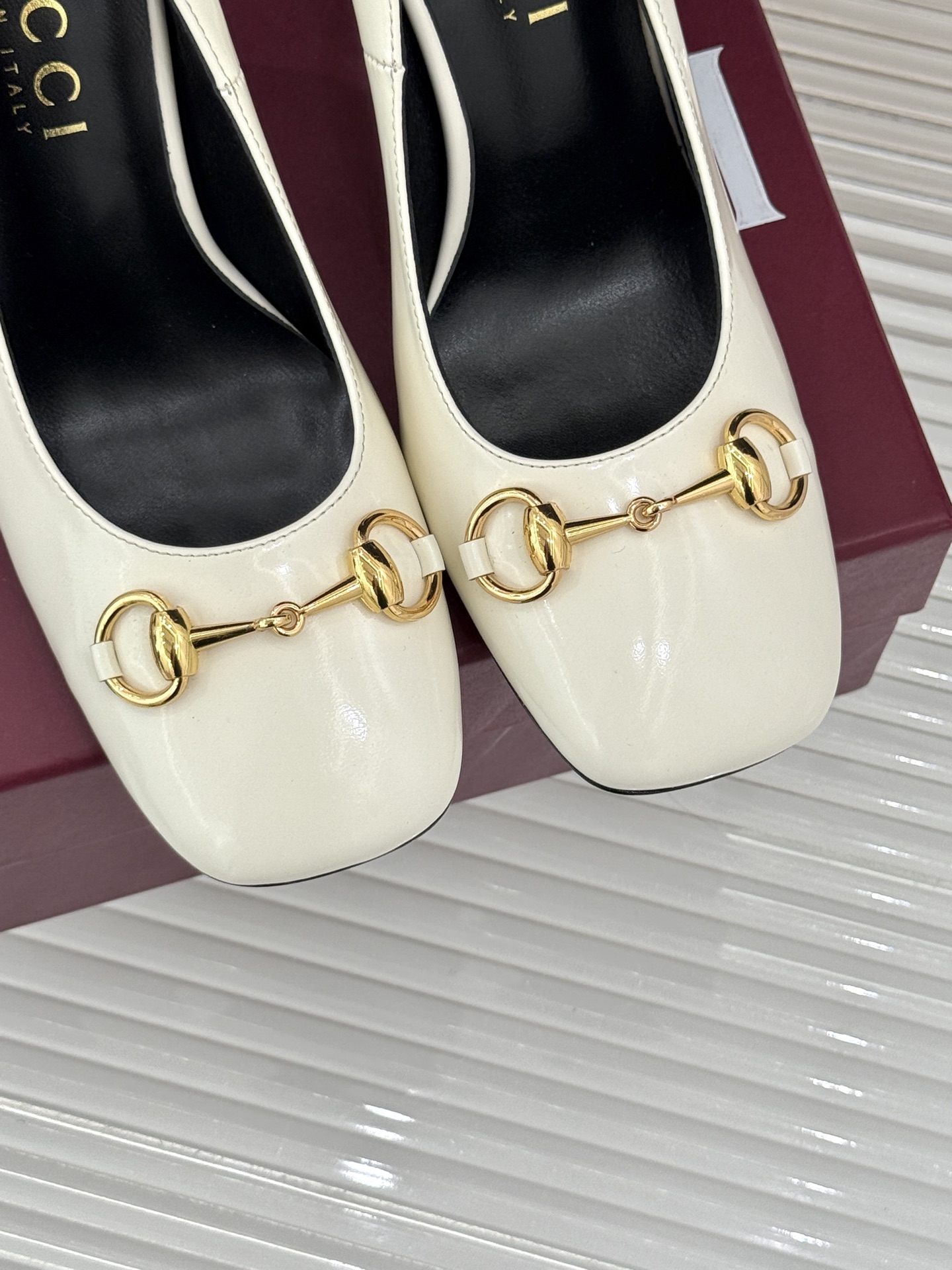 Gucci/古驰经典马衔扣粗跟高跟鞋单鞋溯源品牌百年马术本源以标志性马衔扣焕新诠释经典金属饰件凝萃低调奢