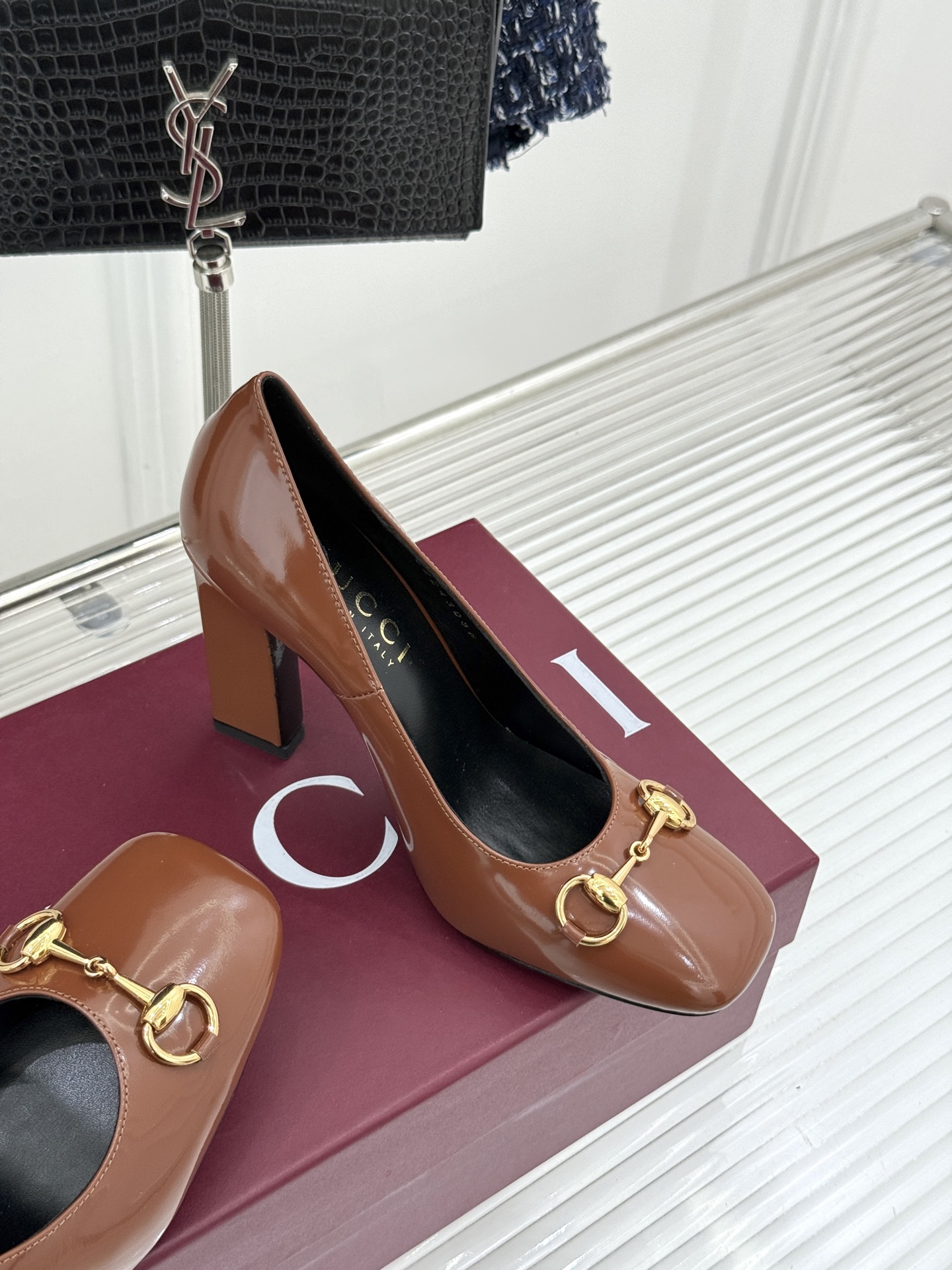 Gucci/古驰经典马衔扣粗跟高跟鞋单鞋溯源品牌百年马术本源以标志性马衔扣焕新诠释经典金属饰件凝萃低调奢