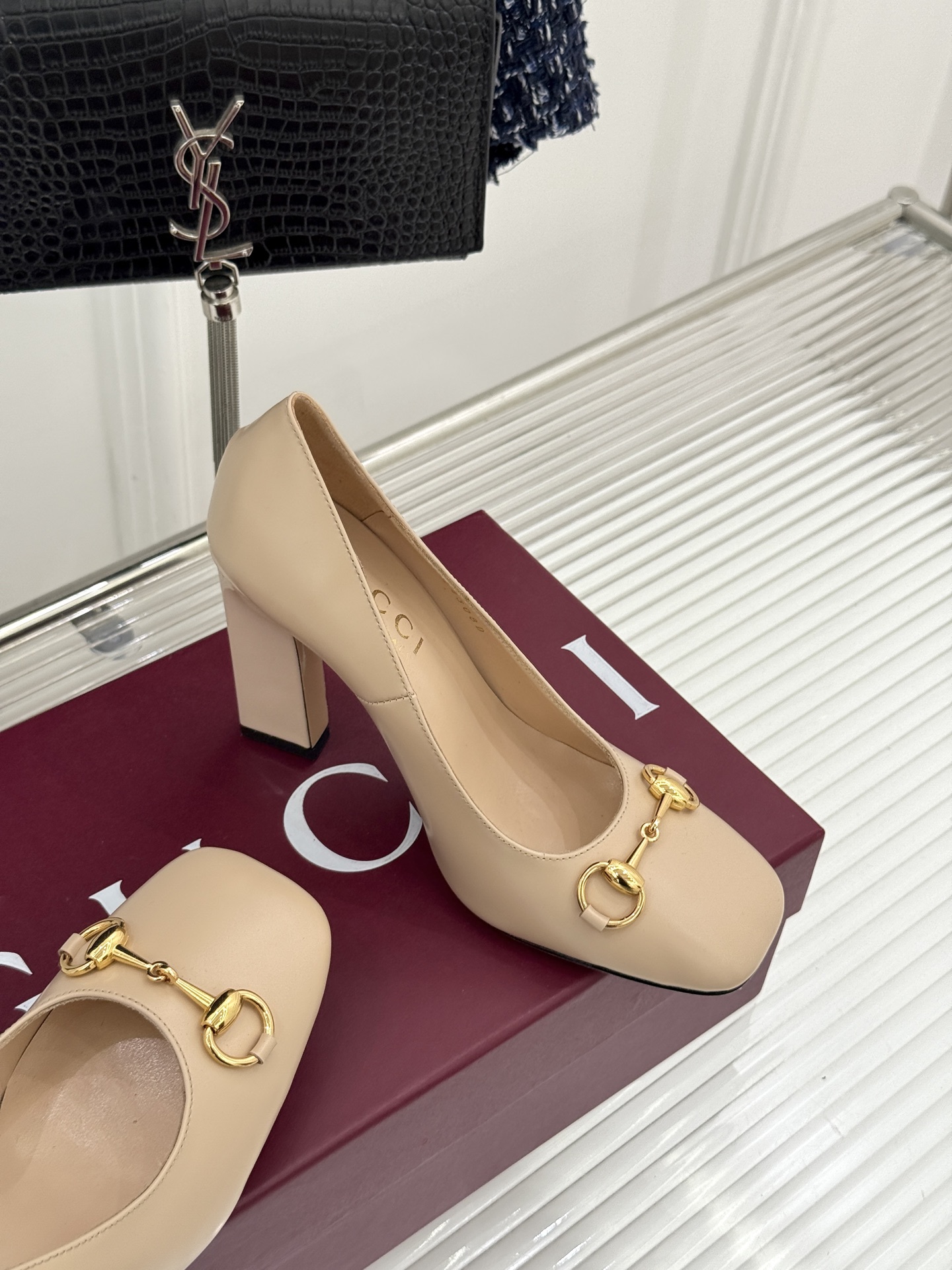 Gucci/古驰经典马衔扣粗跟高跟鞋单鞋溯源品牌百年马术本源以标志性马衔扣焕新诠释经典金属饰件凝萃低调奢