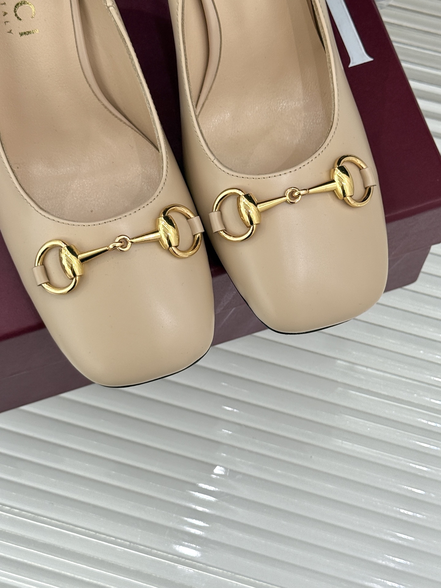 Gucci/古驰经典马衔扣粗跟高跟鞋单鞋溯源品牌百年马术本源以标志性马衔扣焕新诠释经典金属饰件凝萃低调奢