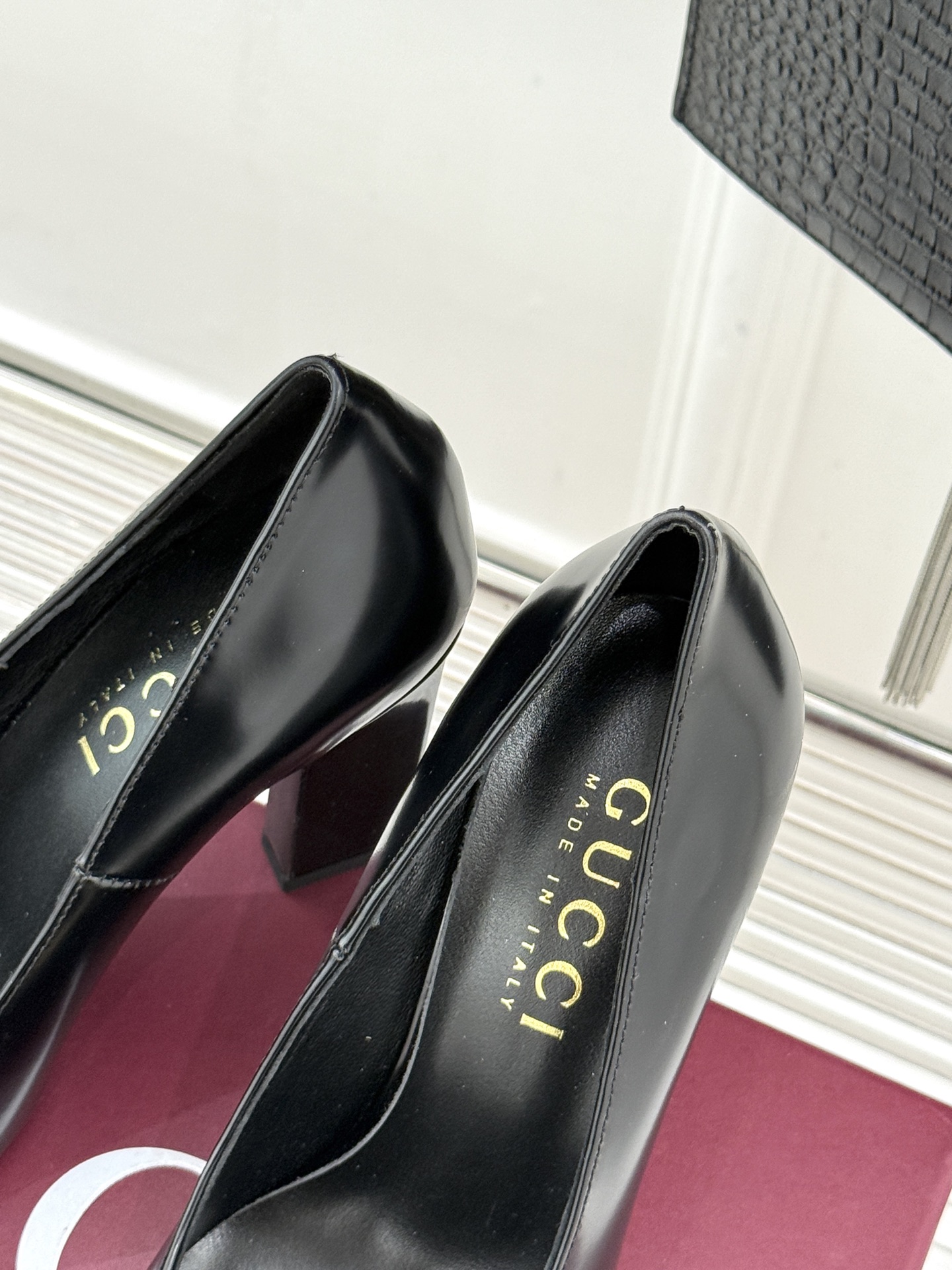 Gucci/古驰经典马衔扣粗跟高跟鞋单鞋溯源品牌百年马术本源以标志性马衔扣焕新诠释经典金属饰件凝萃低调奢