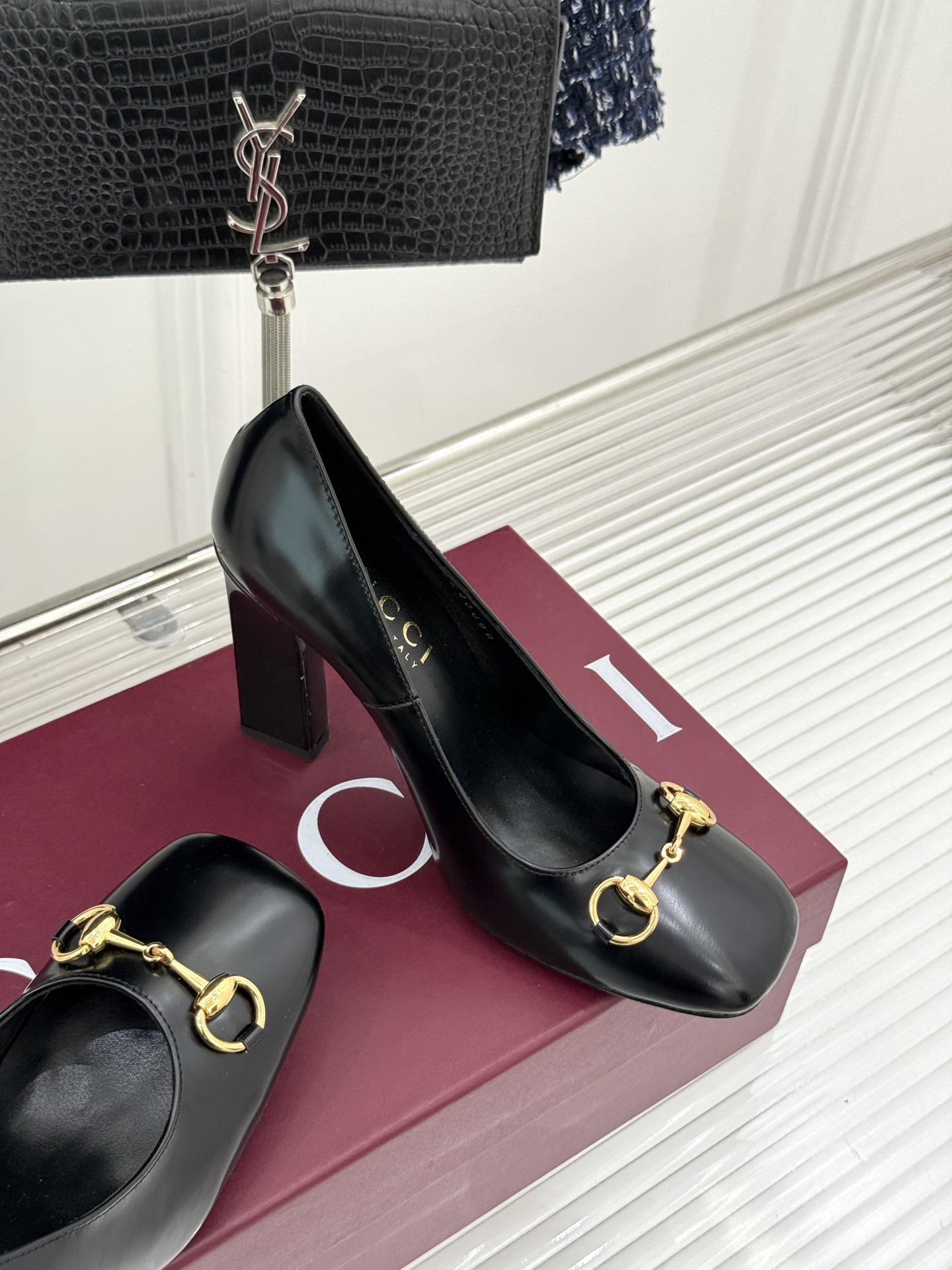 Gucci/古驰经典马衔扣粗跟高跟鞋单鞋溯源品牌百年马术本源以标志性马衔扣焕新诠释经典金属饰件凝萃低调奢