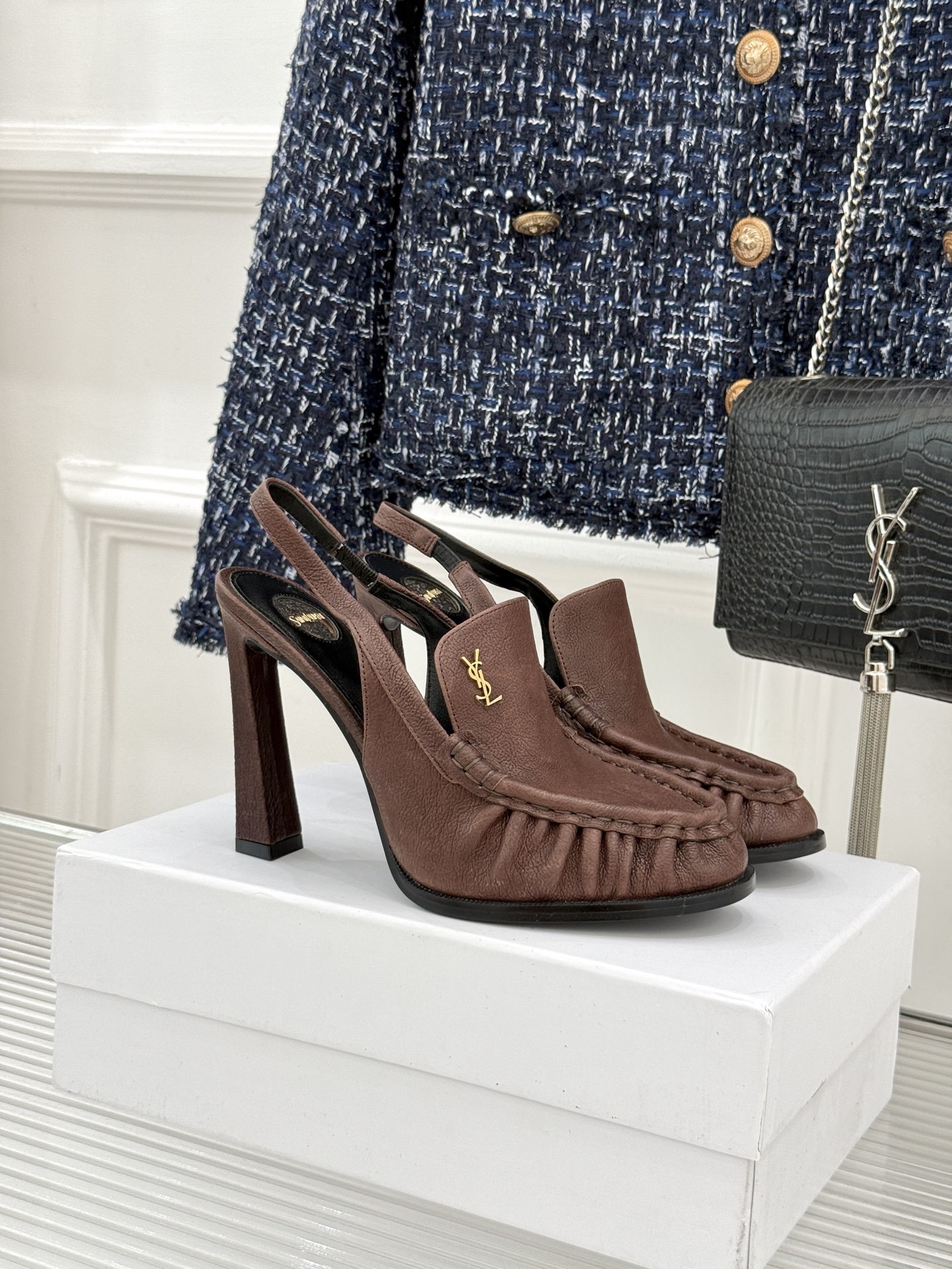 Saint Laurent /圣罗兰YSL26WF新品小logo高跟后空凉鞋拖鞋标志性的小logo是这双
