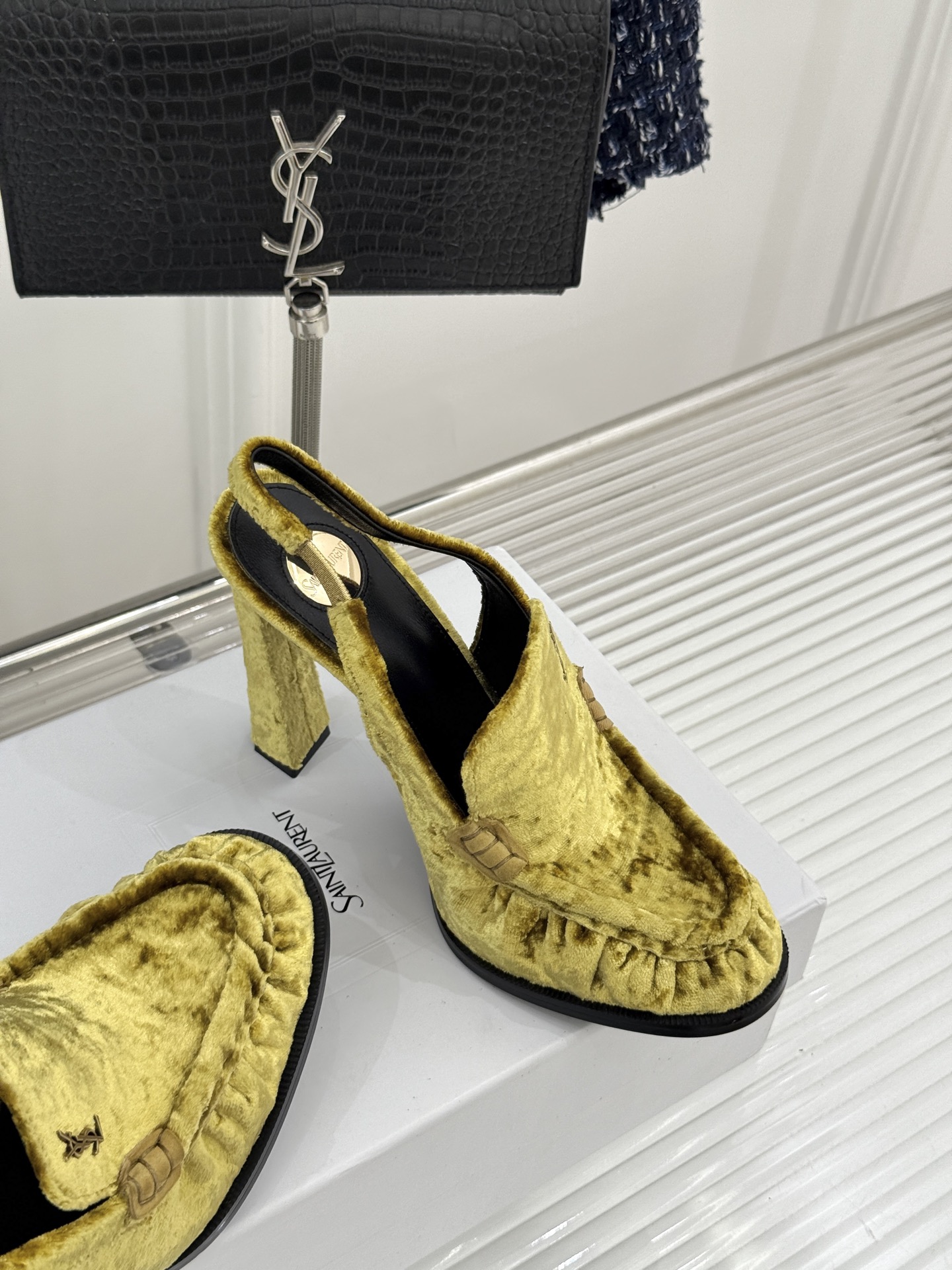 Saint Laurent /圣罗兰YSL26WF新品小logo高跟后空凉鞋拖鞋标志性的小logo是这双