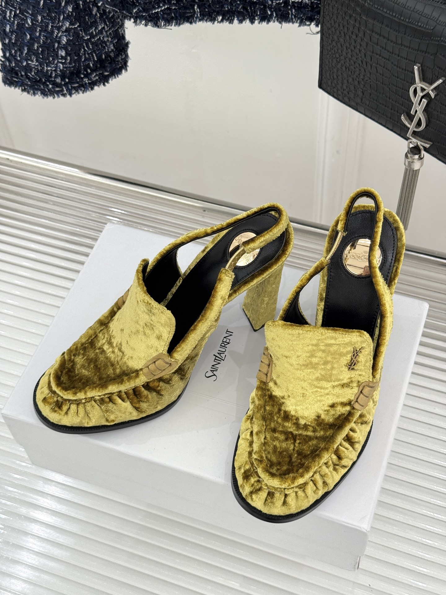 Saint Laurent /圣罗兰YSL26WF新品小logo高跟后空凉鞋拖鞋标志性的小logo是这双