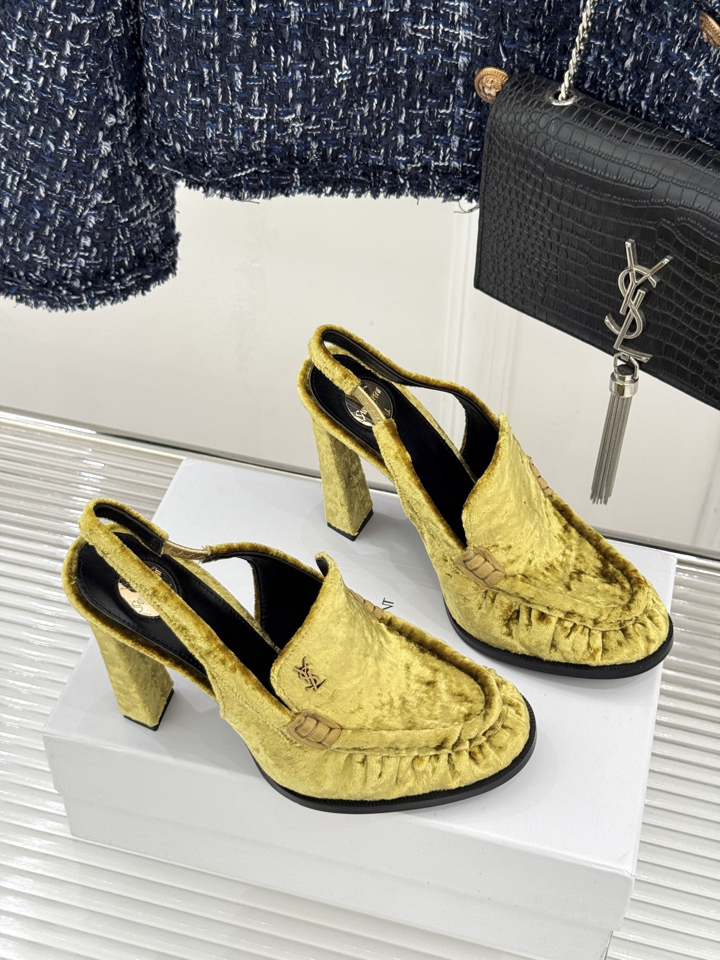 Saint Laurent /圣罗兰YSL26WF新品小logo高跟后空凉鞋拖鞋标志性的小logo是这双