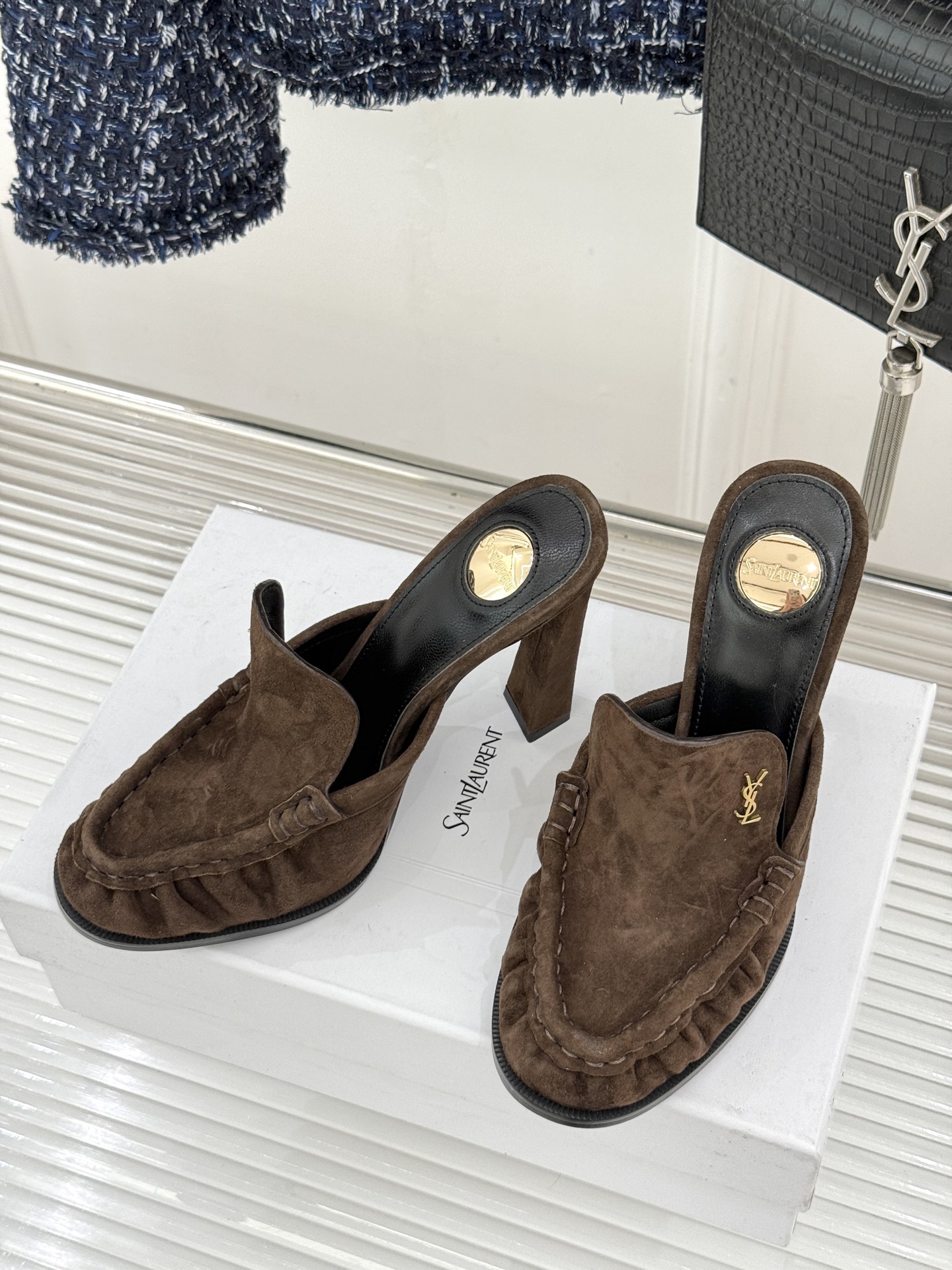 Saint Laurent /圣罗兰YSL26WF新品小logo高跟后空凉鞋拖鞋标志性的小logo是这双