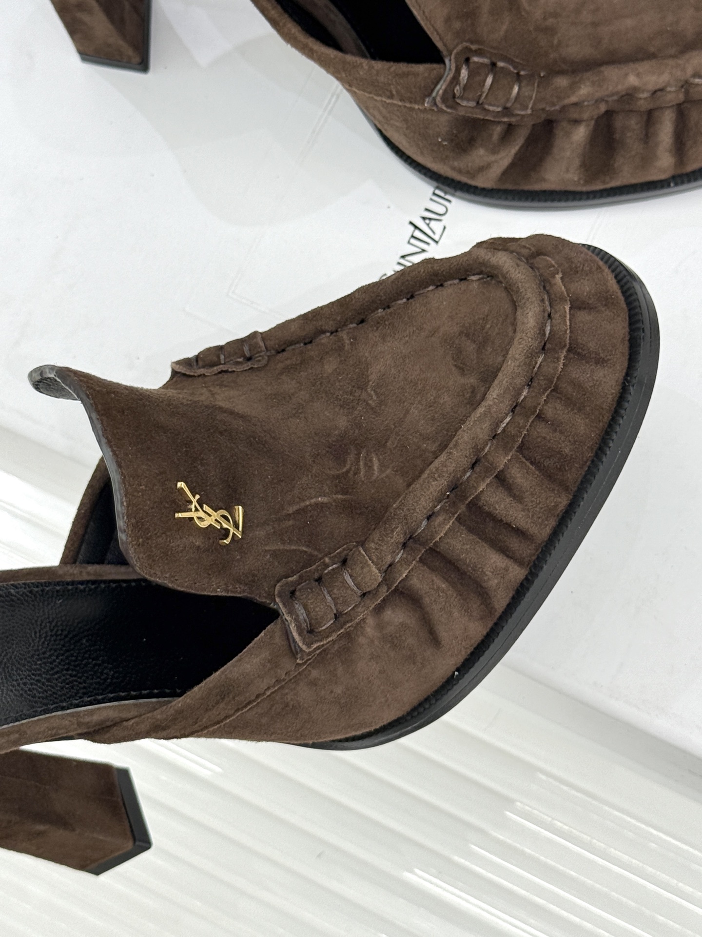 Saint Laurent /圣罗兰YSL26WF新品小logo高跟后空凉鞋拖鞋标志性的小logo是这双