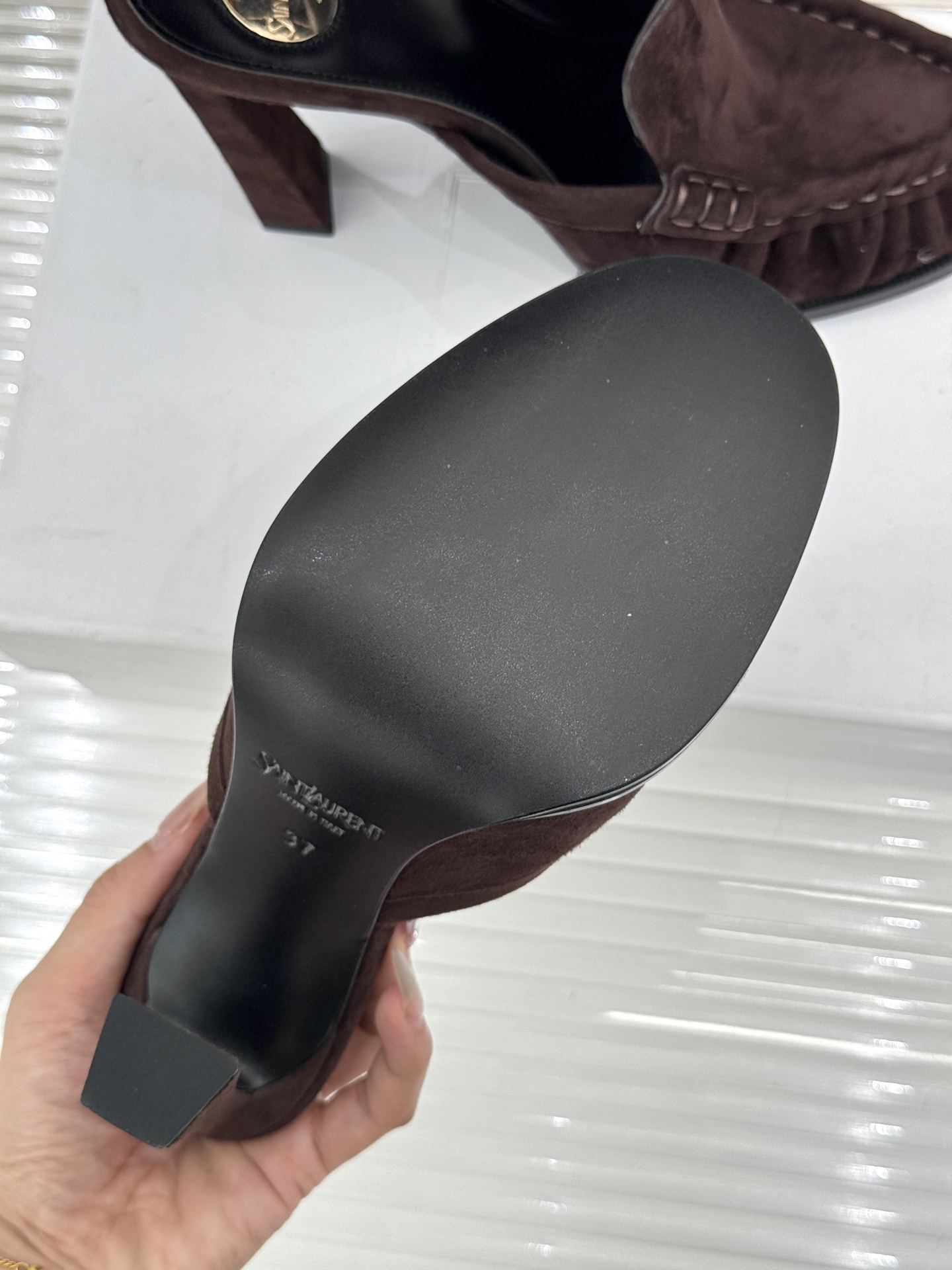 Saint Laurent /圣罗兰YSL26WF新品小logo高跟后空凉鞋拖鞋标志性的小logo是这双