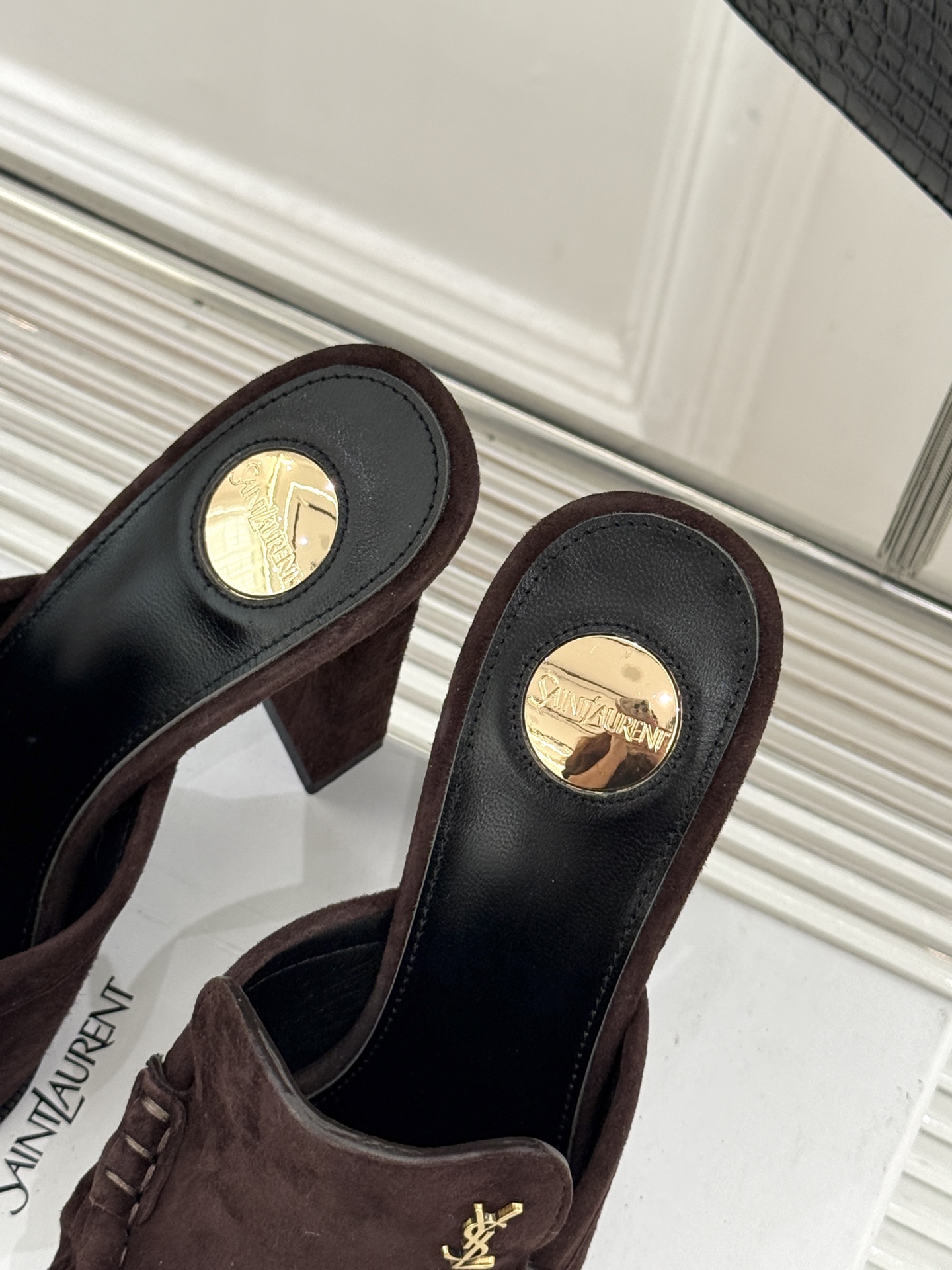 Saint Laurent /圣罗兰YSL26WF新品小logo高跟后空凉鞋拖鞋标志性的小logo是这双