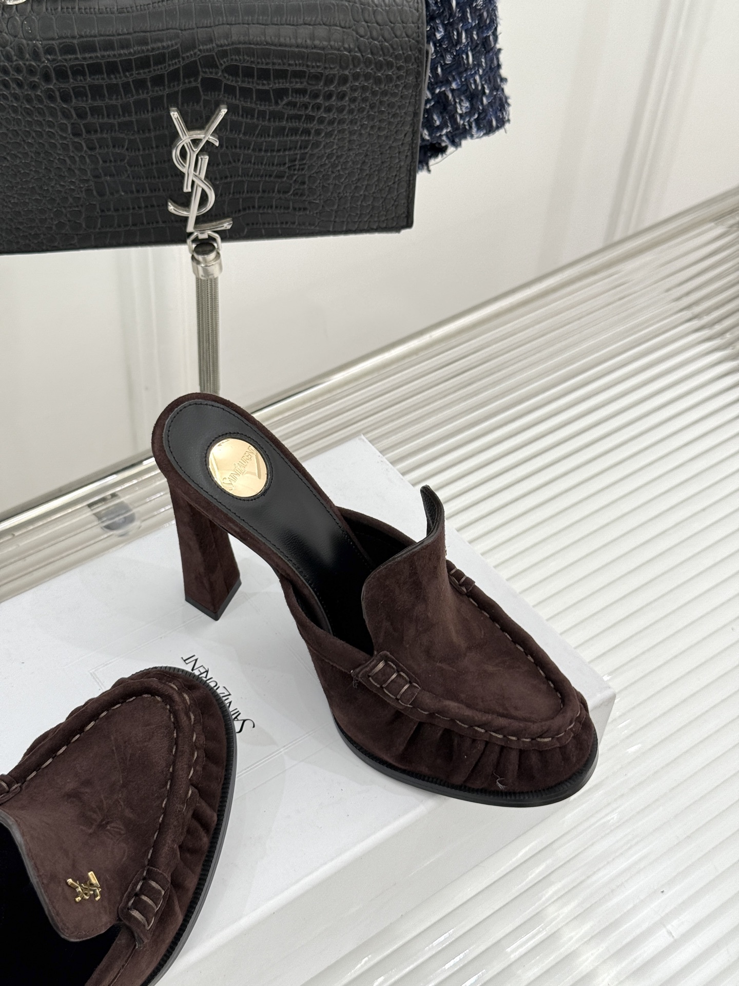 Saint Laurent /圣罗兰YSL26WF新品小logo高跟后空凉鞋拖鞋标志性的小logo是这双