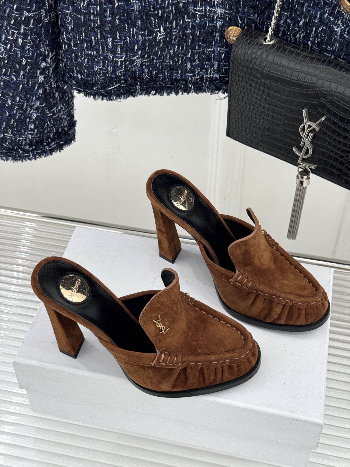 Saint Laurent /圣罗兰YSL26WF新品小logo高跟后空凉鞋拖鞋标志性的小logo是这双