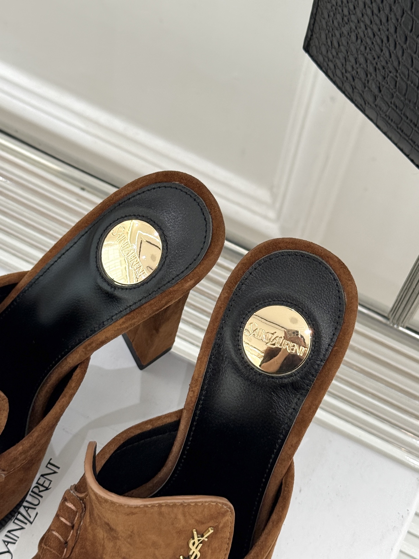 Saint Laurent /圣罗兰YSL26WF新品小logo高跟后空凉鞋拖鞋标志性的小logo是这双