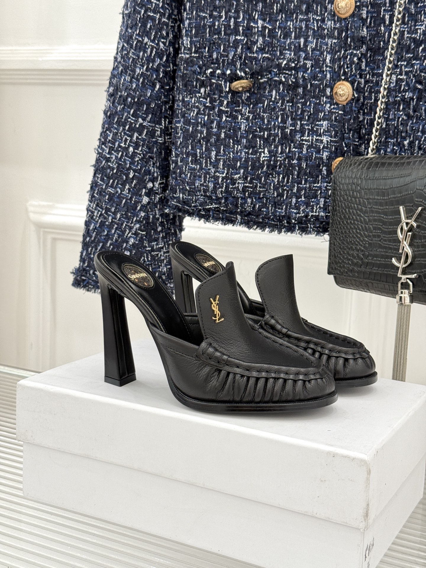 Saint Laurent /圣罗兰YSL26WF新品小logo高跟后空凉鞋拖鞋标志性的小logo是这双