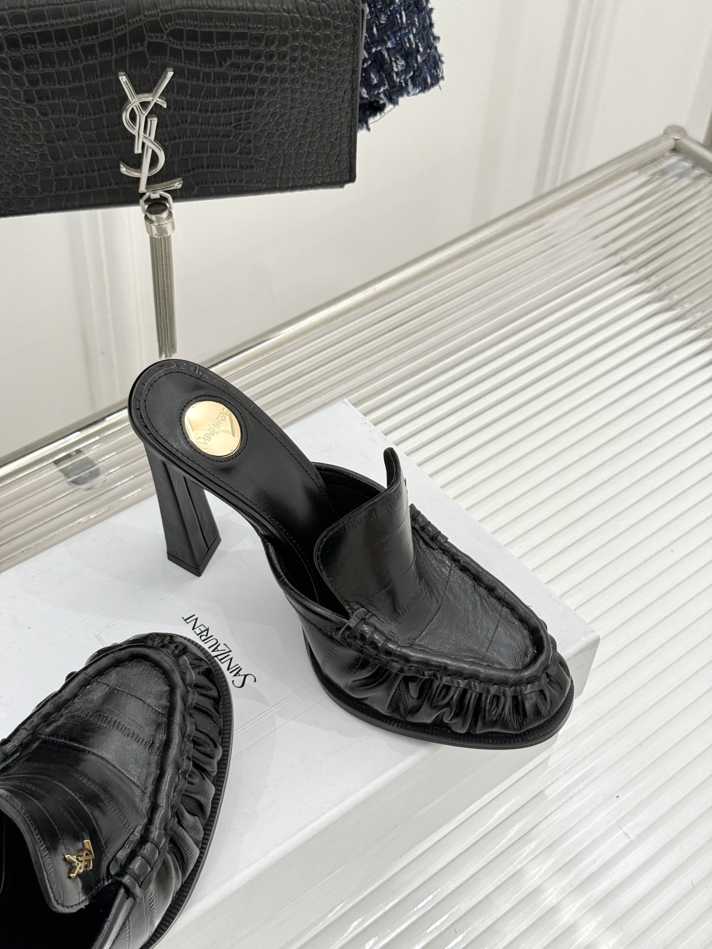 Saint Laurent /圣罗兰YSL26WF新品小logo高跟后空凉鞋拖鞋标志性的小logo是这双