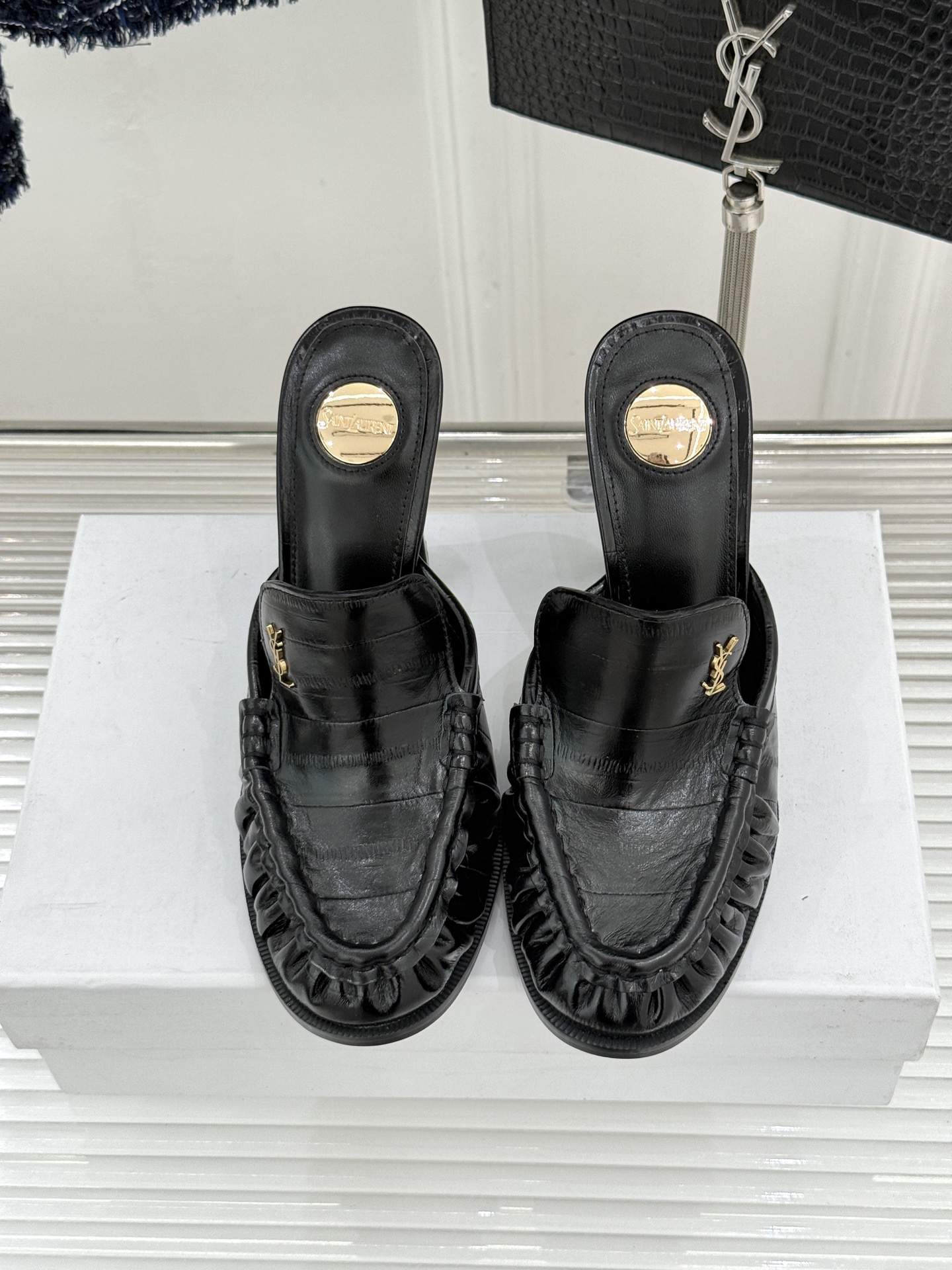 Saint Laurent /圣罗兰YSL26WF新品小logo高跟后空凉鞋拖鞋标志性的小logo是这双