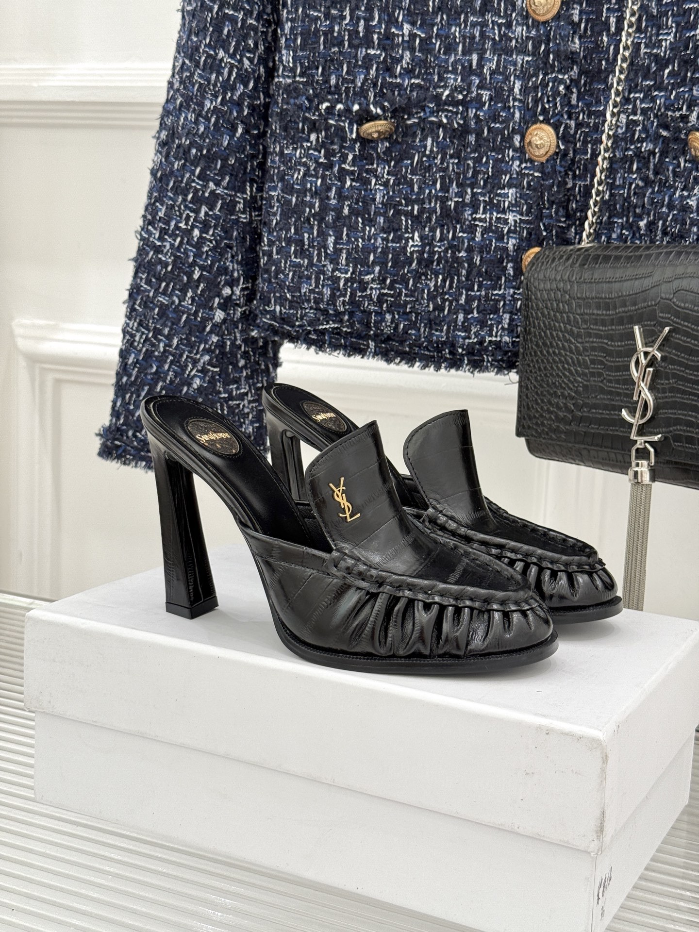 Saint Laurent /圣罗兰YSL26WF新品小logo高跟后空凉鞋拖鞋标志性的小logo是这双