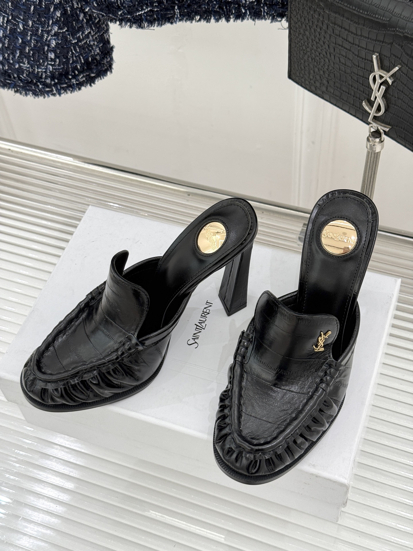 Saint Laurent /圣罗兰YSL26WF新品小logo高跟后空凉鞋拖鞋标志性的小logo是这双