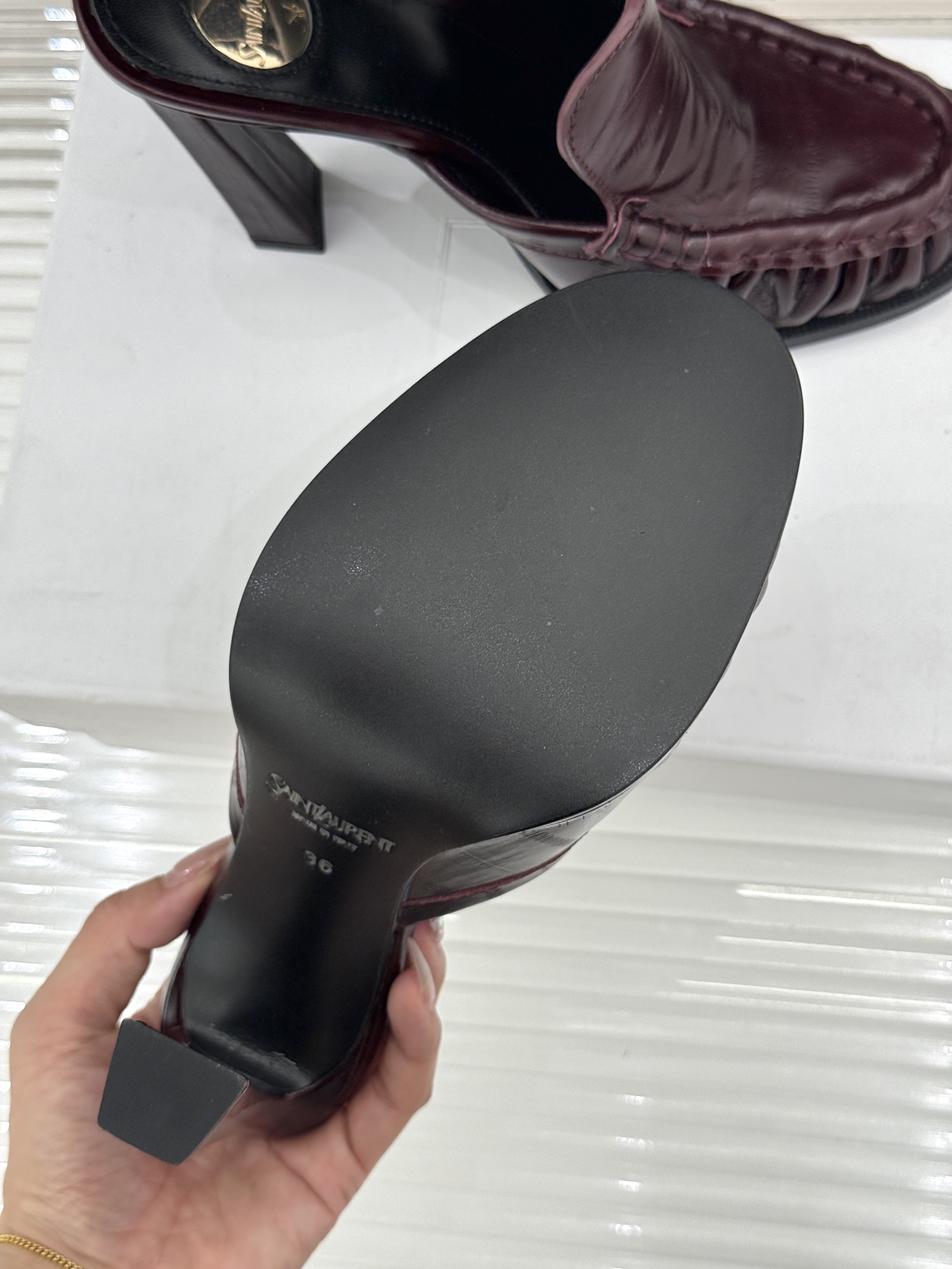 Saint Laurent /圣罗兰YSL26WF新品小logo高跟后空凉鞋拖鞋标志性的小logo是这双