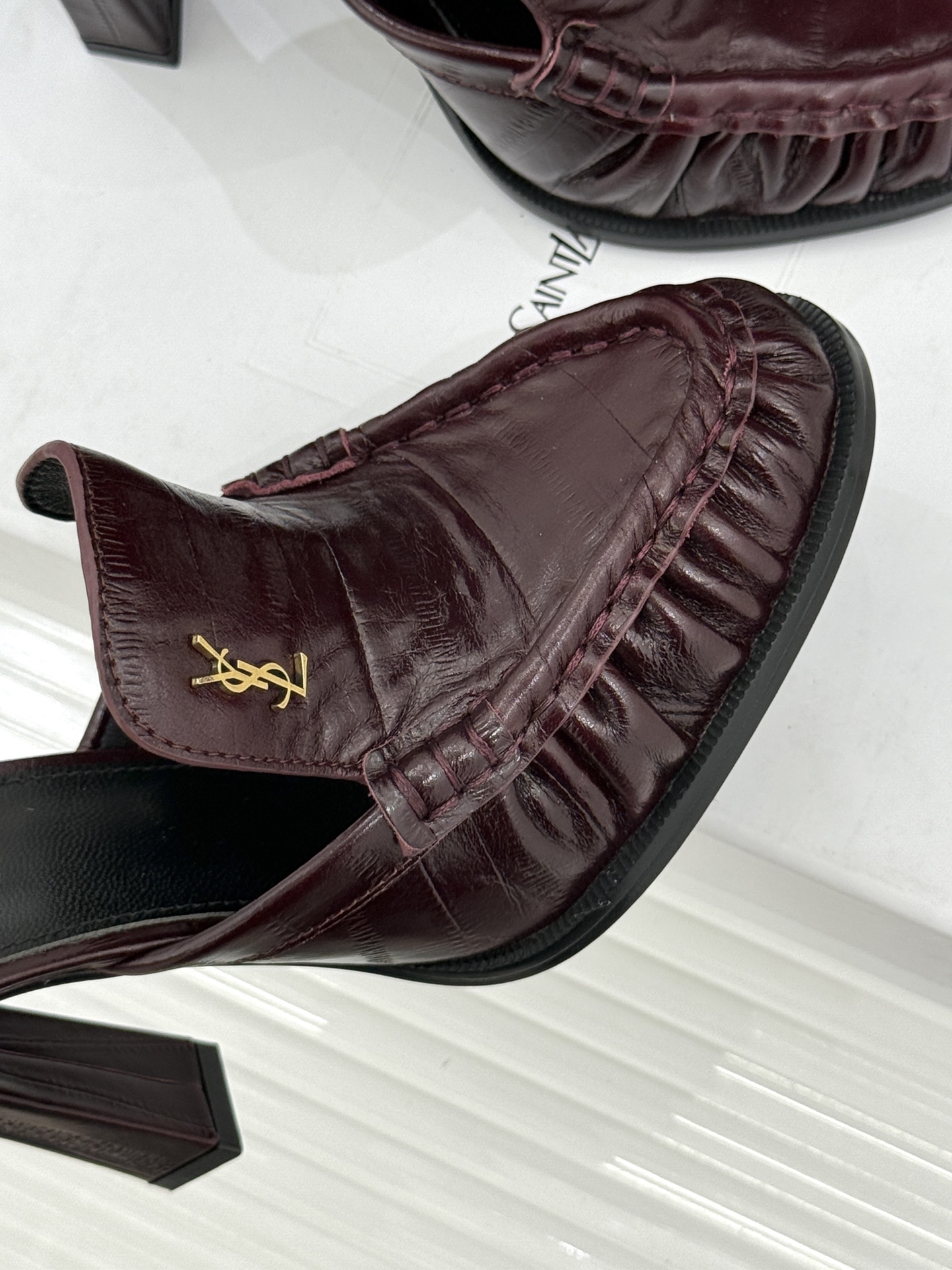 Saint Laurent /圣罗兰YSL26WF新品小logo高跟后空凉鞋拖鞋标志性的小logo是这双