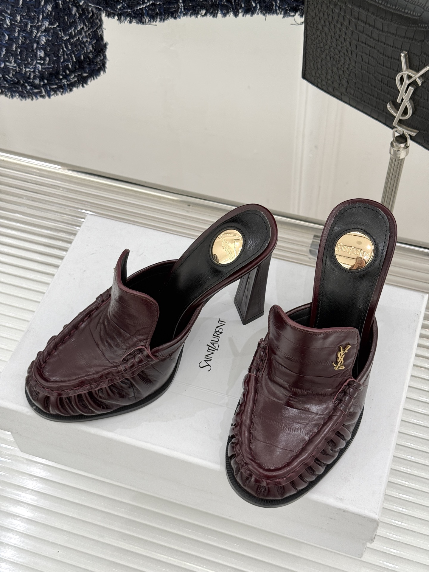 Saint Laurent /圣罗兰YSL26WF新品小logo高跟后空凉鞋拖鞋标志性的小logo是这双