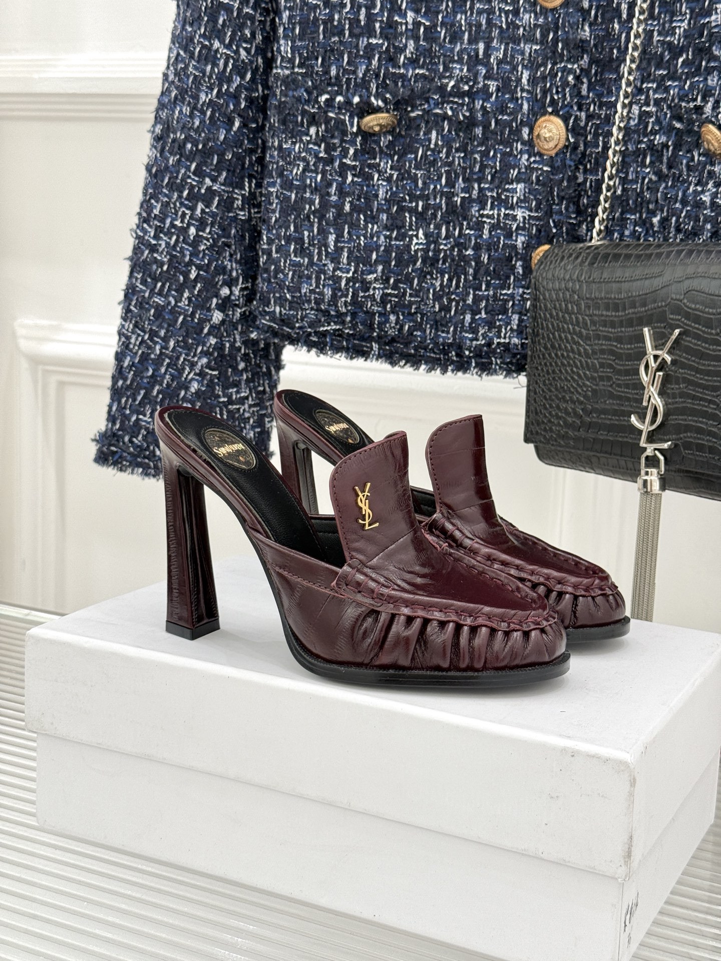 Saint Laurent /圣罗兰YSL26WF新品小logo高跟后空凉鞋拖鞋标志性的小logo是这双