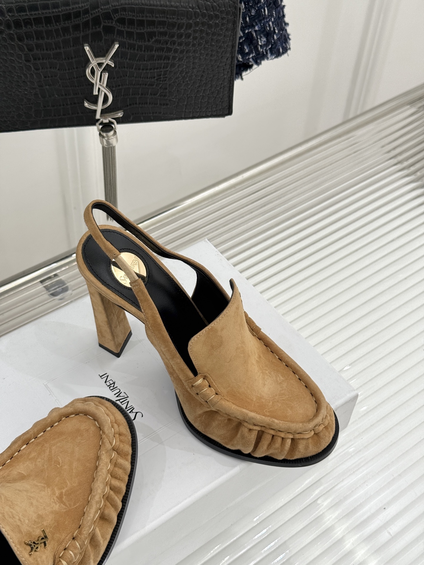 Saint Laurent /圣罗兰YSL26WF新品小logo高跟后空凉鞋拖鞋标志性的小logo是这双