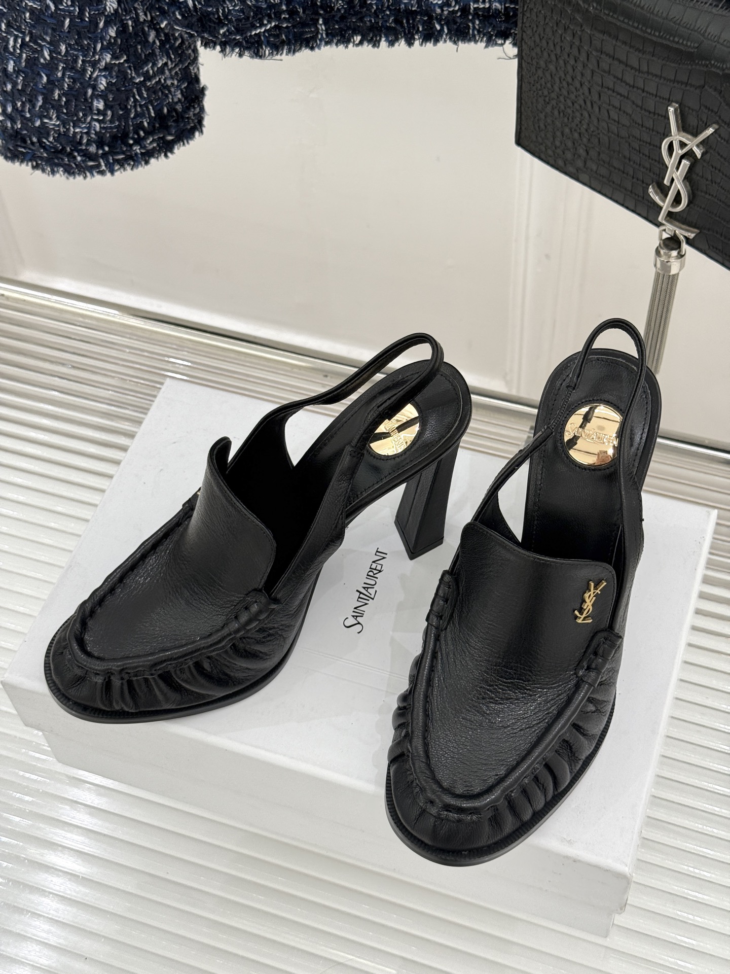 Saint Laurent /圣罗兰YSL26WF新品小logo高跟后空凉鞋拖鞋标志性的小logo是这双
