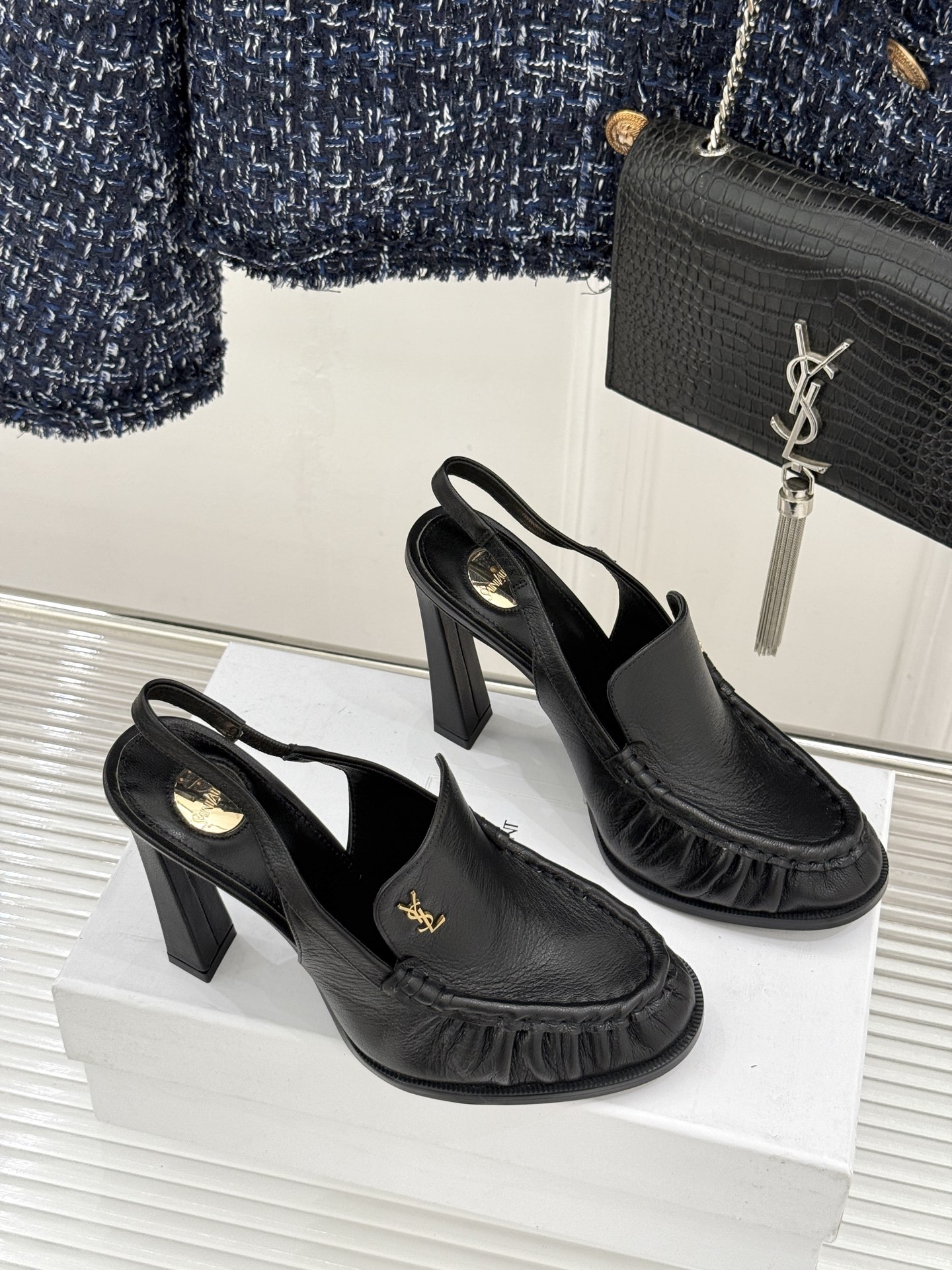 Saint Laurent /圣罗兰YSL26WF新品小logo高跟后空凉鞋拖鞋标志性的小logo是这双