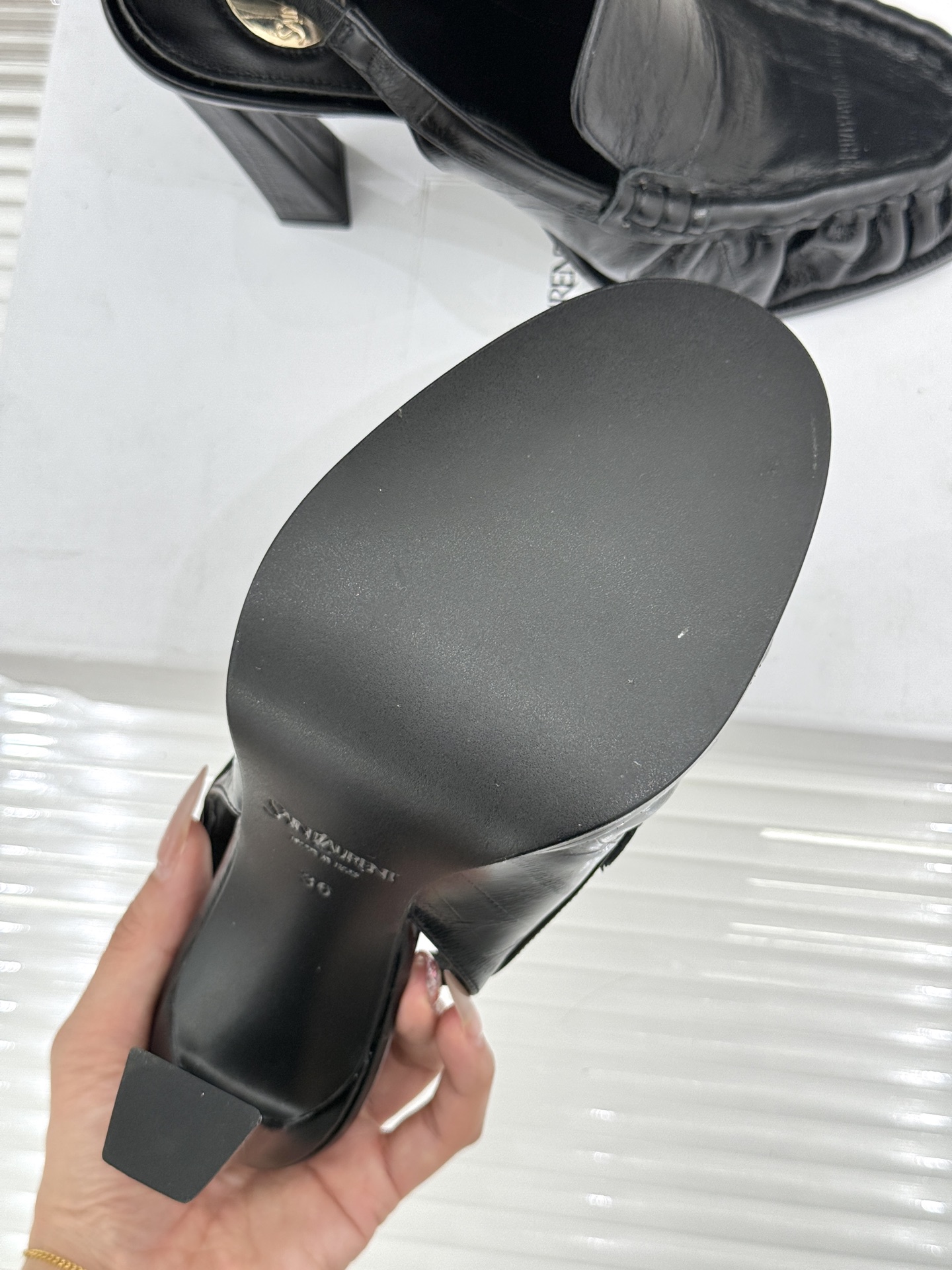 Saint Laurent /圣罗兰YSL26WF新品小logo高跟后空凉鞋拖鞋标志性的小logo是这双