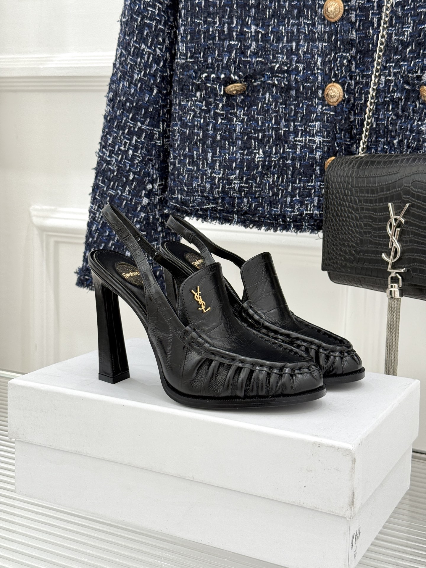 Saint Laurent /圣罗兰YSL26WF新品小logo高跟后空凉鞋拖鞋标志性的小logo是这双