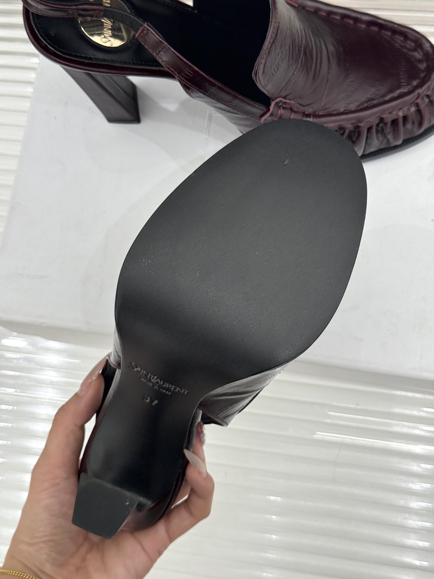 Saint Laurent /圣罗兰YSL26WF新品小logo高跟后空凉鞋拖鞋标志性的小logo是这双