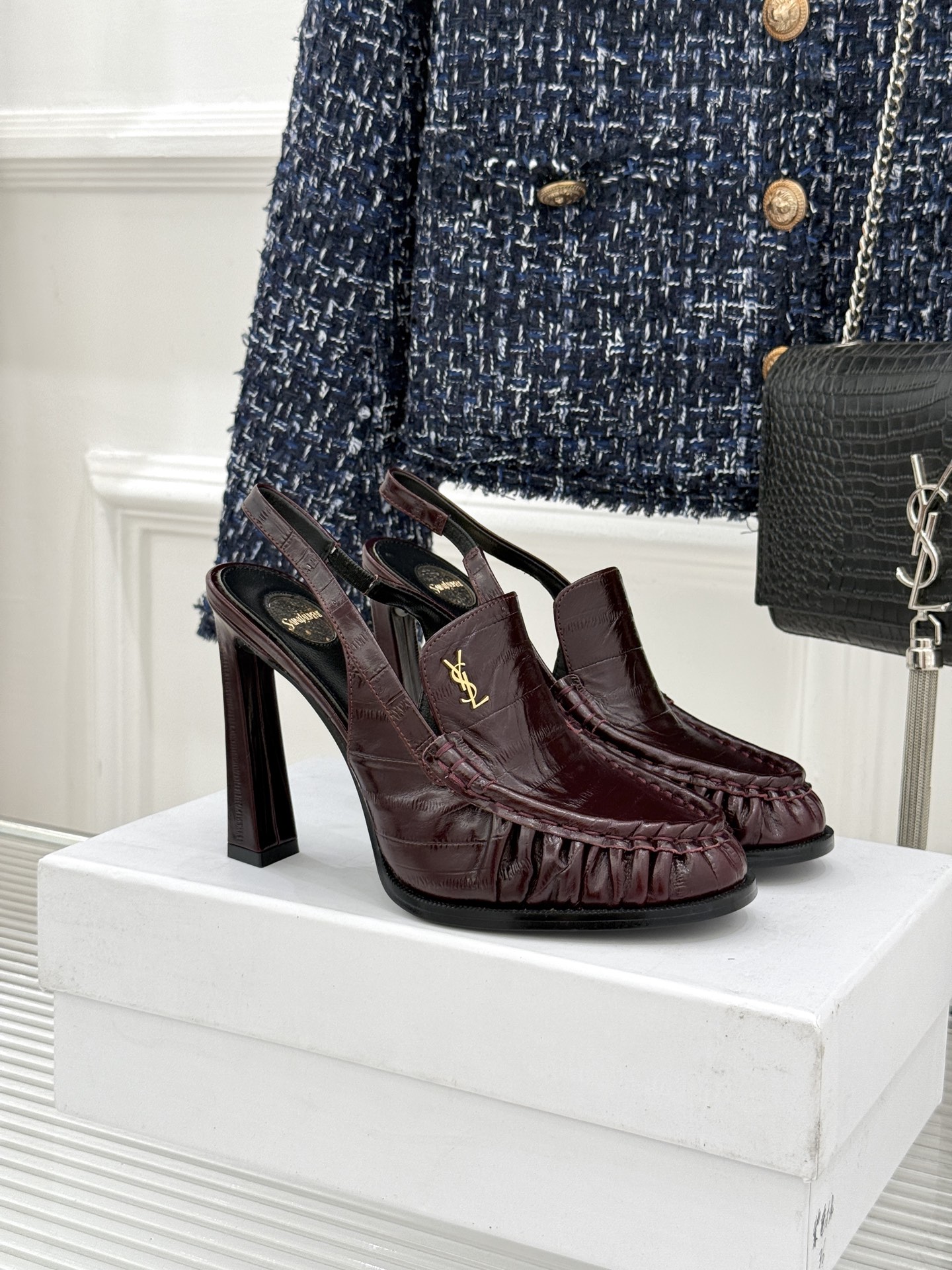 Saint Laurent /圣罗兰YSL26WF新品小logo高跟后空凉鞋拖鞋标志性的小logo是这双