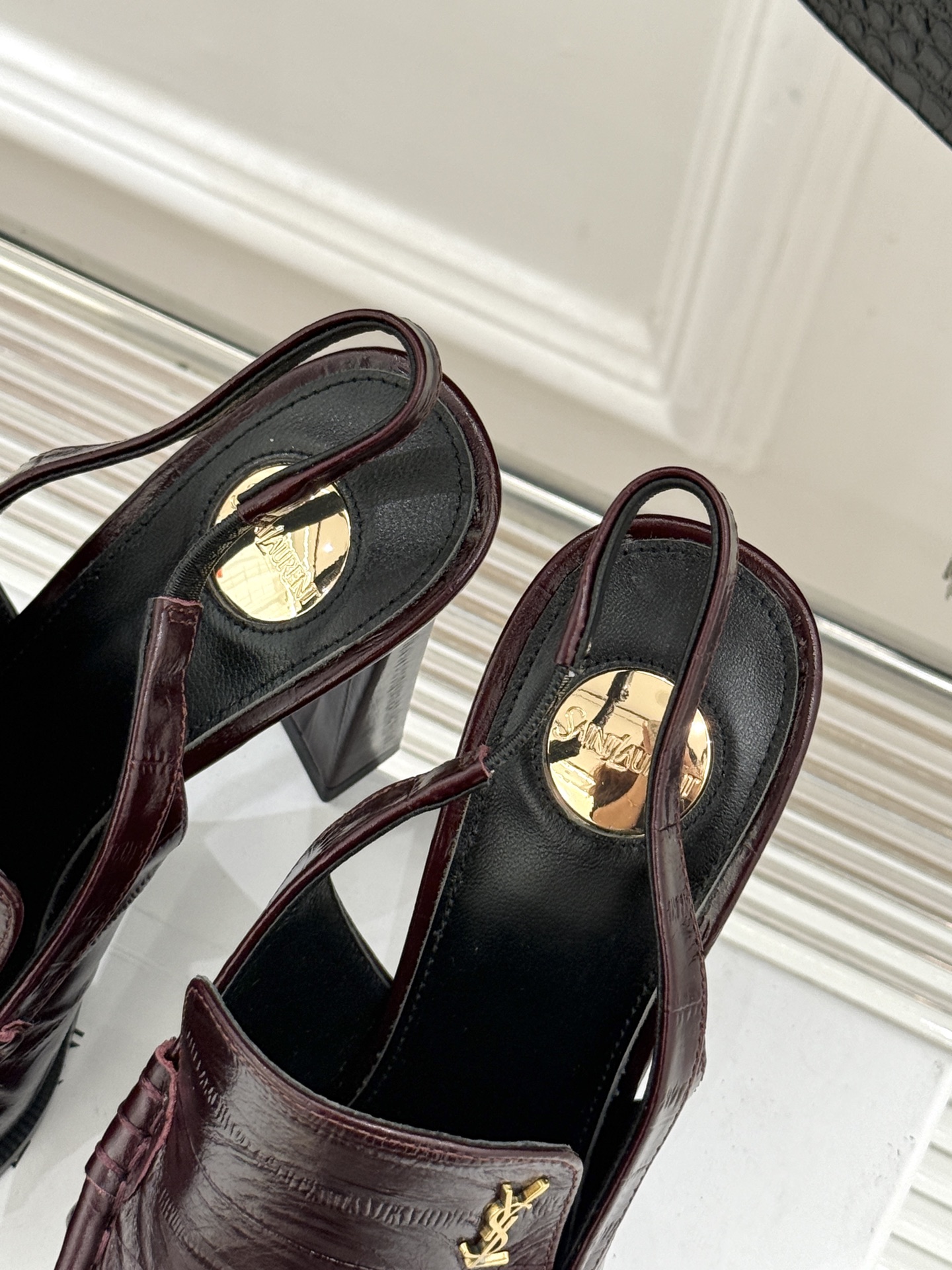 Saint Laurent /圣罗兰YSL26WF新品小logo高跟后空凉鞋拖鞋标志性的小logo是这双