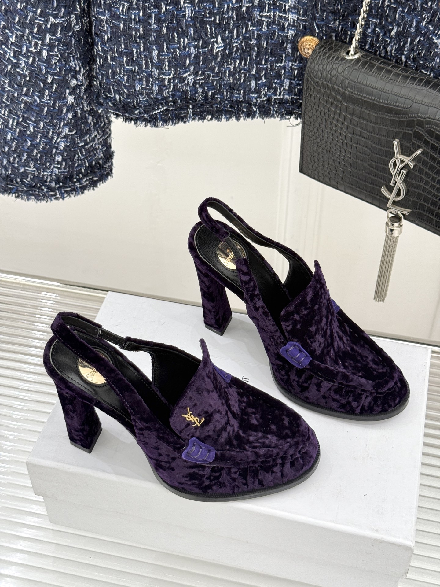 Saint Laurent /圣罗兰YSL26WF新品小logo高跟后空凉鞋拖鞋标志性的小logo是这双