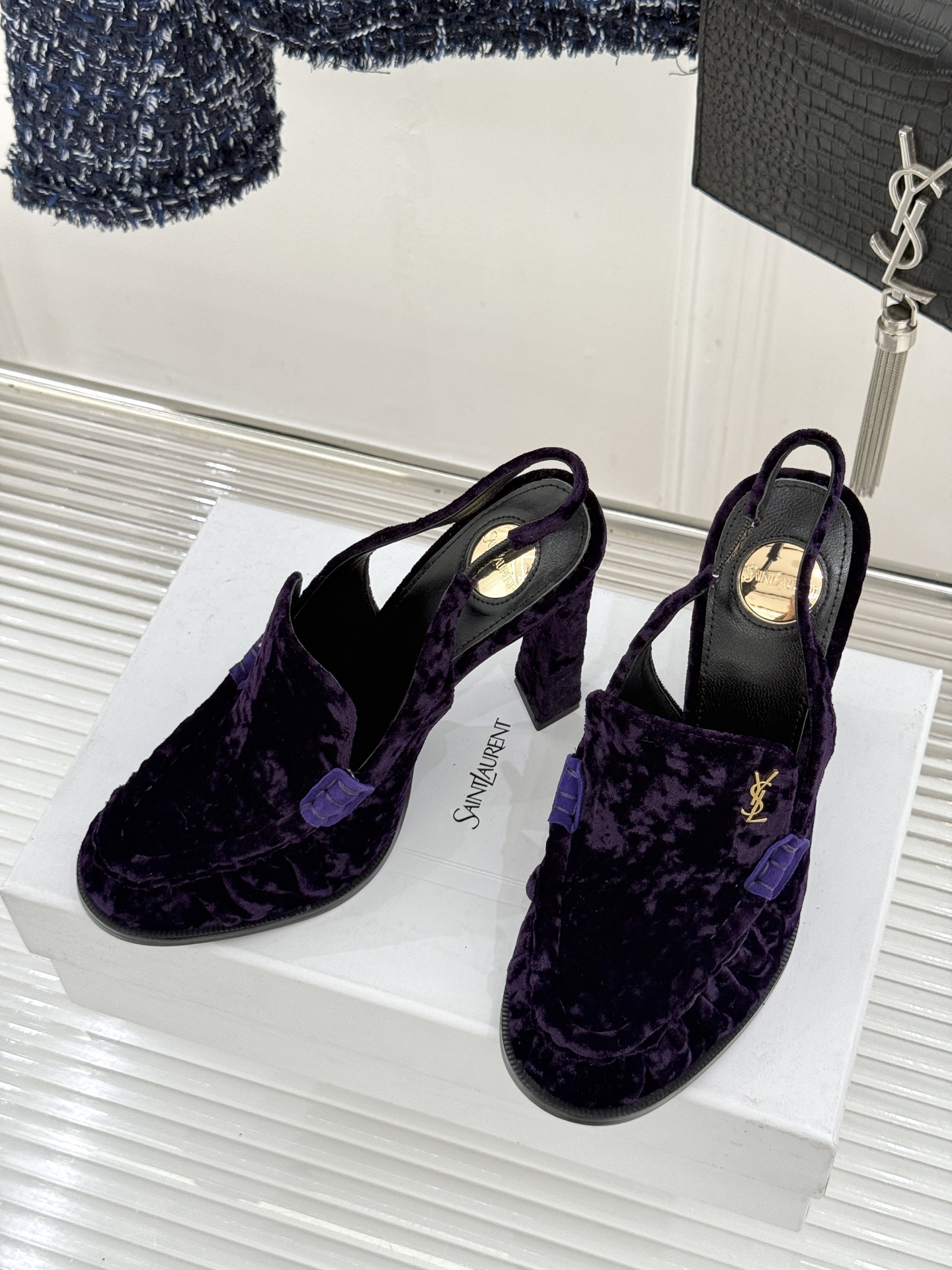 Saint Laurent /圣罗兰YSL26WF新品小logo高跟后空凉鞋拖鞋标志性的小logo是这双