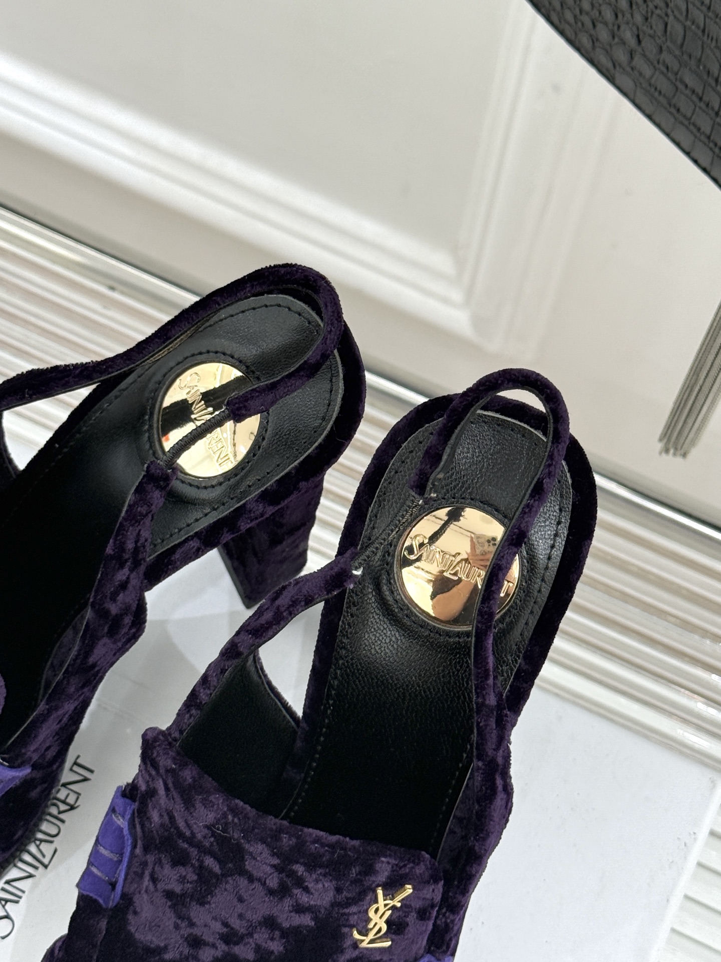 Saint Laurent /圣罗兰YSL26WF新品小logo高跟后空凉鞋拖鞋标志性的小logo是这双