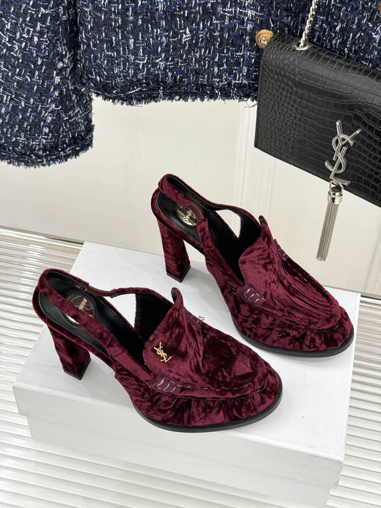 Saint Laurent /圣罗兰YSL26WF新品小logo高跟后空凉鞋拖鞋标志性的小logo是这双