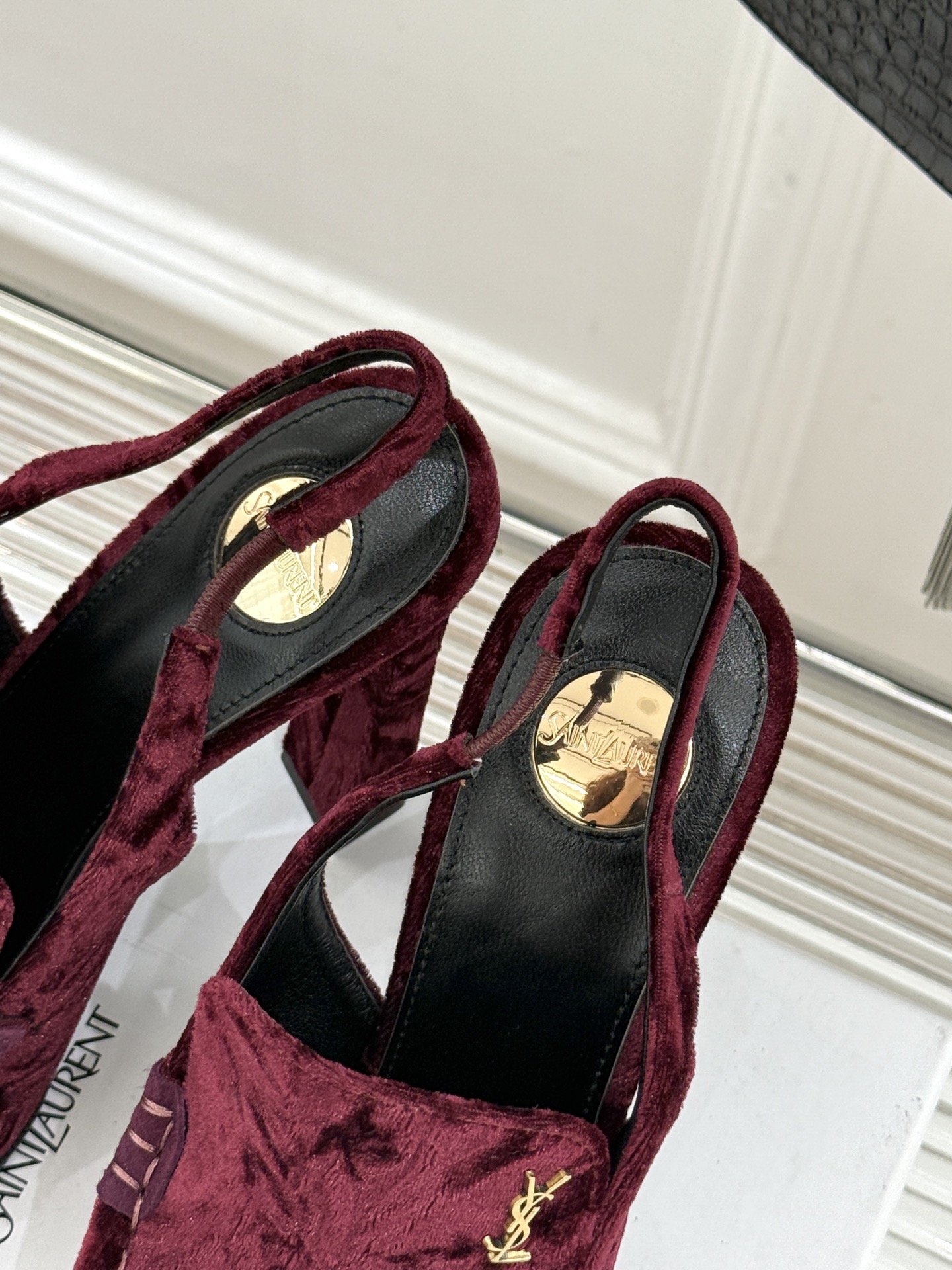 Saint Laurent /圣罗兰YSL26WF新品小logo高跟后空凉鞋拖鞋标志性的小logo是这双