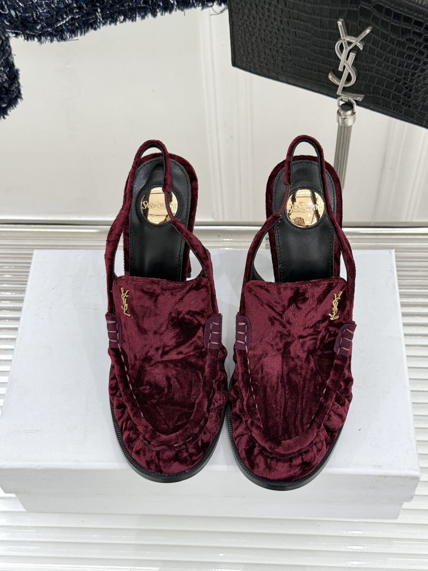 Saint Laurent /圣罗兰YSL26WF新品小logo高跟后空凉鞋拖鞋标志性的小logo是这双