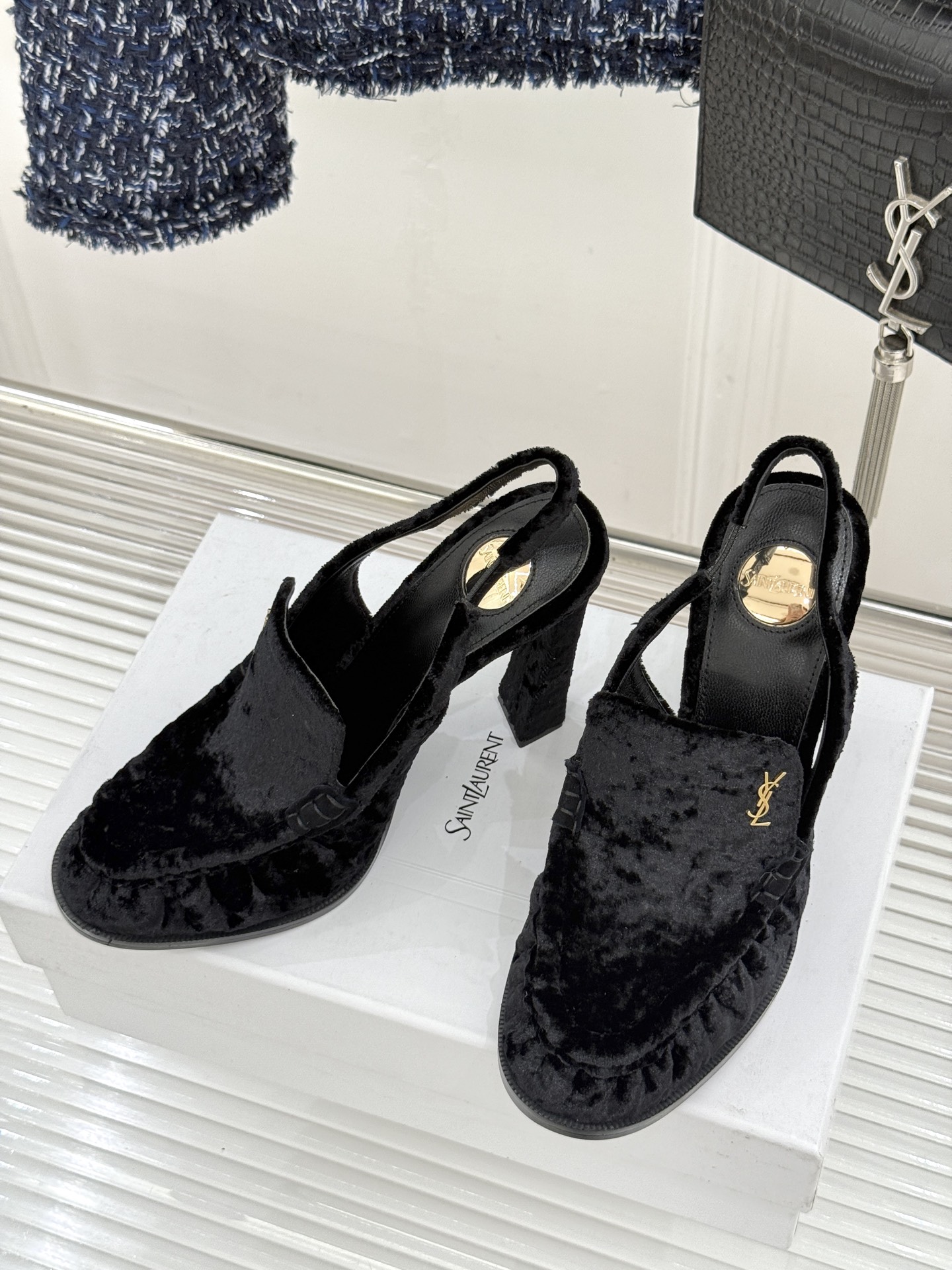 Saint Laurent /圣罗兰YSL26WF新品小logo高跟后空凉鞋拖鞋标志性的小logo是这双