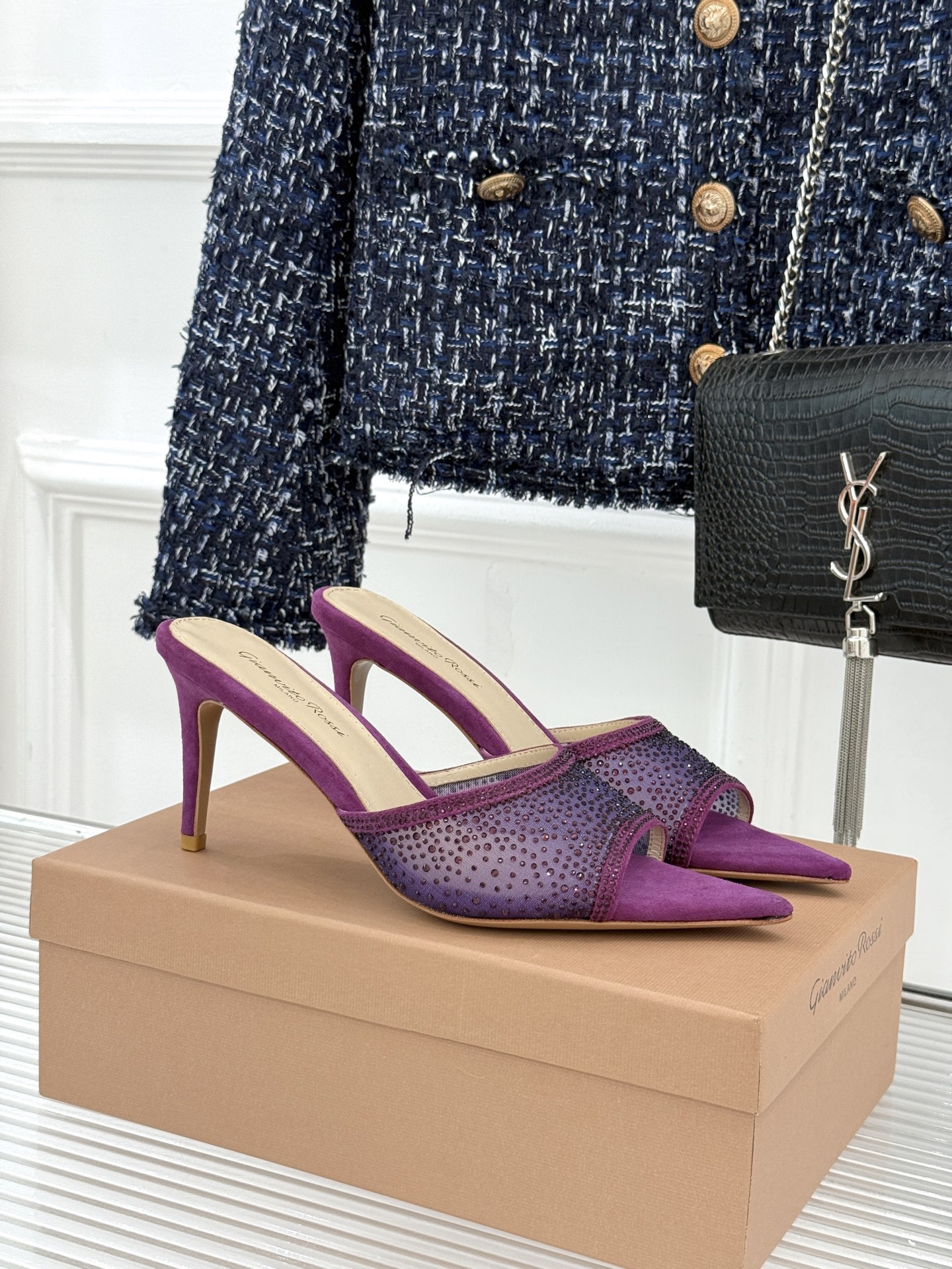 Gianvito Rossi26WF新品网纱水钻尖头高跟拖鞋 GR将意式优雅注入每一处细节这款网纱水钻尖