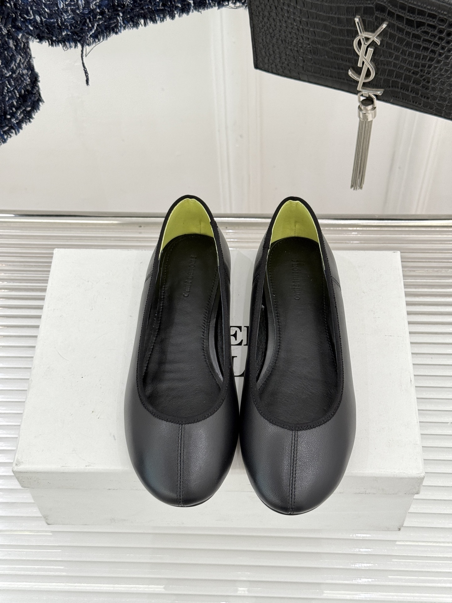 Phoebe Philo26WF新品极简芭蕾舞鞋平底单鞋重塑静奢核心 以极简语言致敬经典。利落浅口贴合脚