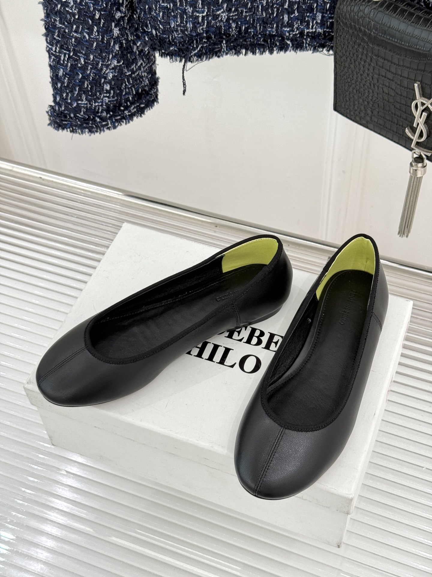 Phoebe Philo26WF新品极简芭蕾舞鞋平底单鞋重塑静奢核心 以极简语言致敬经典。利落浅口贴合脚