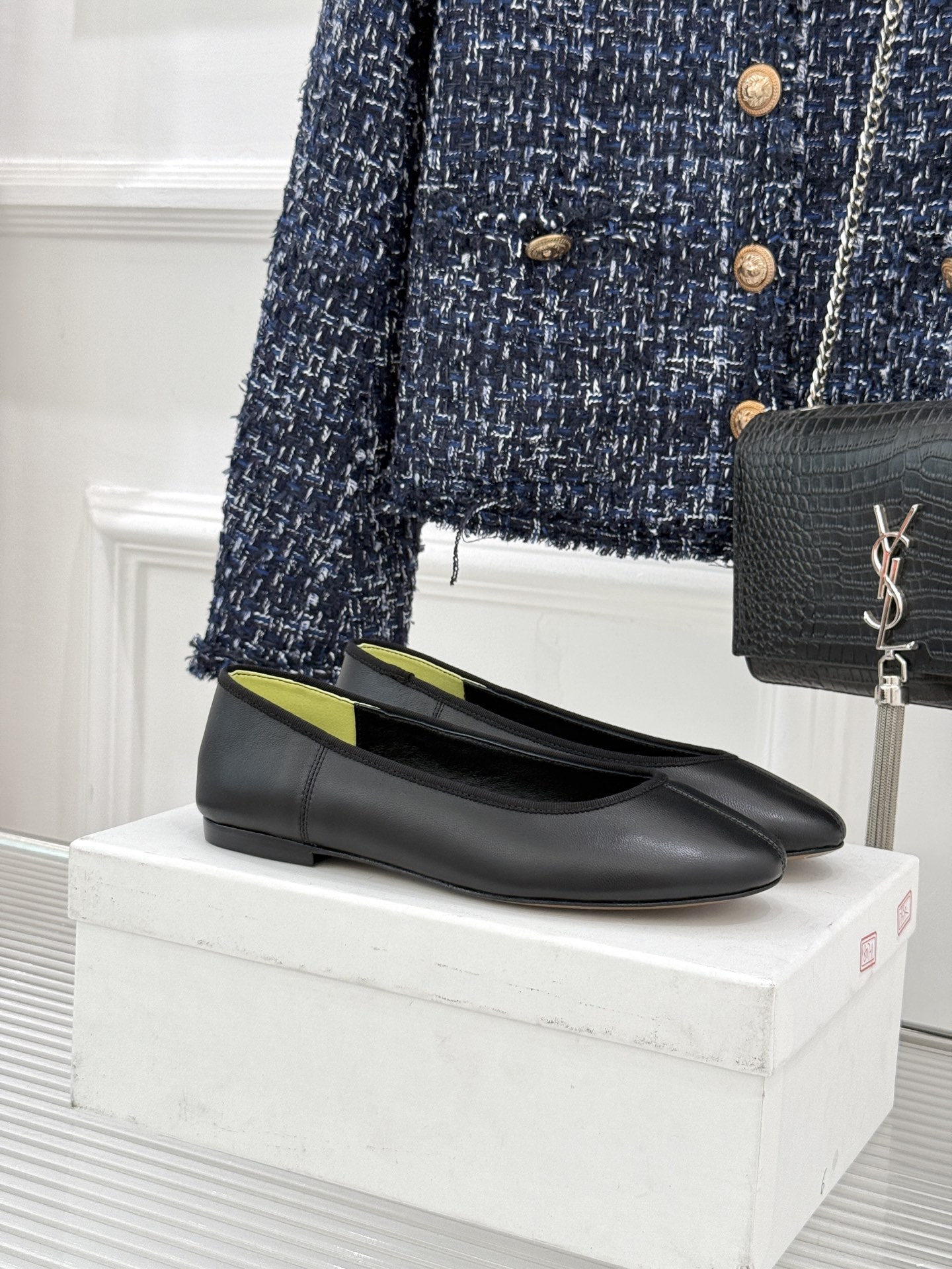 Phoebe Philo26WF新品极简芭蕾舞鞋平底单鞋重塑静奢核心 以极简语言致敬经典。利落浅口贴合脚